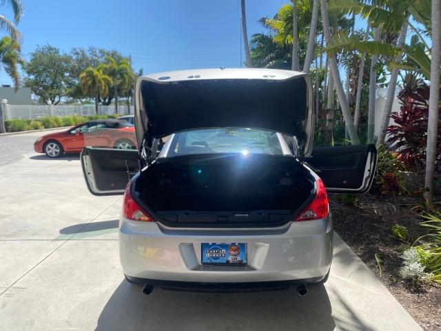 2007 Granite Metallic /Ebony Pontiac G6 GT LOW MILES 48,961 1 OWNER (1G2ZH361674) with an 3.9L V6 SFI Engine engine, Automatic transmission, located at 4701 North Dixie Hwy, Pompano Beach, FL, 33064, (954) 422-2889, 26.240938, -80.123474 - OUR WEBPAGE FLORIDACARS1.COM HAS OVER 100 PHOTOS AND FREE CARFAX LINK 2007 PONTIAC G6 GT VIN: 1G2ZH361674264591 1 G 2 Z H 3 6 1 6 7 4 2 6 4 5 9 1 CONVERTIBLE 3.9L V6 F GASOLINE FRONT WHEEL DRIVE Top Features Alloy Wheels Front Seat Heaters Hard Top Leather Seats Basic Features ABS Brakes AM/FM Stere - Photo#15