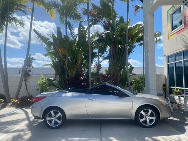2007 Granite Metallic /Ebony Pontiac G6 GT LOW MILES 48,961 1 OWNER (1G2ZH361674) with an 3.9L V6 SFI Engine engine, Automatic transmission, located at 4701 North Dixie Hwy, Pompano Beach, FL, 33064, (954) 422-2889, 26.240938, -80.123474 - OUR WEBPAGE FLORIDACARS1.COM HAS OVER 100 PHOTOS AND FREE CARFAX LINK 2007 PONTIAC G6 GT VIN: 1G2ZH361674264591 1 G 2 Z H 3 6 1 6 7 4 2 6 4 5 9 1 CONVERTIBLE 3.9L V6 F GASOLINE FRONT WHEEL DRIVE Top Features Alloy Wheels Front Seat Heaters Hard Top Leather Seats Basic Features ABS Brakes AM/FM Stere - Photo#13