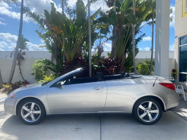 2007 Granite Metallic /Ebony Pontiac G6 GT LOW MILES 48,961 1 OWNER (1G2ZH361674) with an 3.9L V6 SFI Engine engine, Automatic transmission, located at 4701 North Dixie Hwy, Pompano Beach, FL, 33064, (954) 422-2889, 26.240938, -80.123474 - OUR WEBPAGE FLORIDACARS1.COM HAS OVER 100 PHOTOS AND FREE CARFAX LINK 2007 PONTIAC G6 GT VIN: 1G2ZH361674264591 1 G 2 Z H 3 6 1 6 7 4 2 6 4 5 9 1 CONVERTIBLE 3.9L V6 F GASOLINE FRONT WHEEL DRIVE Top Features Alloy Wheels Front Seat Heaters Hard Top Leather Seats Basic Features ABS Brakes AM/FM Stere - Photo#4