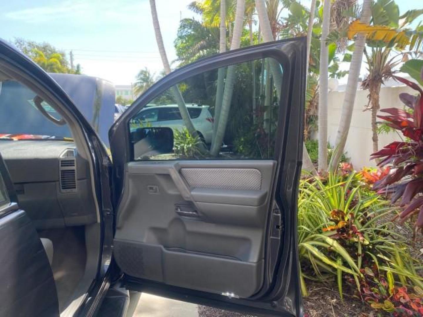 2006 Smoke Metallic /Graphite/Titanium Nissan Armada SE 21 SERVICES NO ACCIDENTS (5N1AA08A96N) with an 5.6L DOHC 32-Valve Endurance V8 Engine engine, Automatic transmission, located at 4701 North Dixie Hwy, Pompano Beach, FL, 33064, (954) 422-2889, 26.240938, -80.123474 - OUR WEBPAGE FLORIDACARS1.COM HAS OVER 100 PHOTOS AND FREE CARFAX LINK 2006 NISSAN ARMADA SE VIN: 5N1AA08A96N736506 5 N 1 A A 0 8 A 9 6 N 7 3 6 5 0 6 4 DOOR WAGON/SPORT UTILITY 5.6L V8 F DOHC 32V GASOLINE REAR WHEEL DRIVE Top Features Alloy Wheels Cloth Seats Fold-Away Third Row Parking Sensors Rear - Photo#11