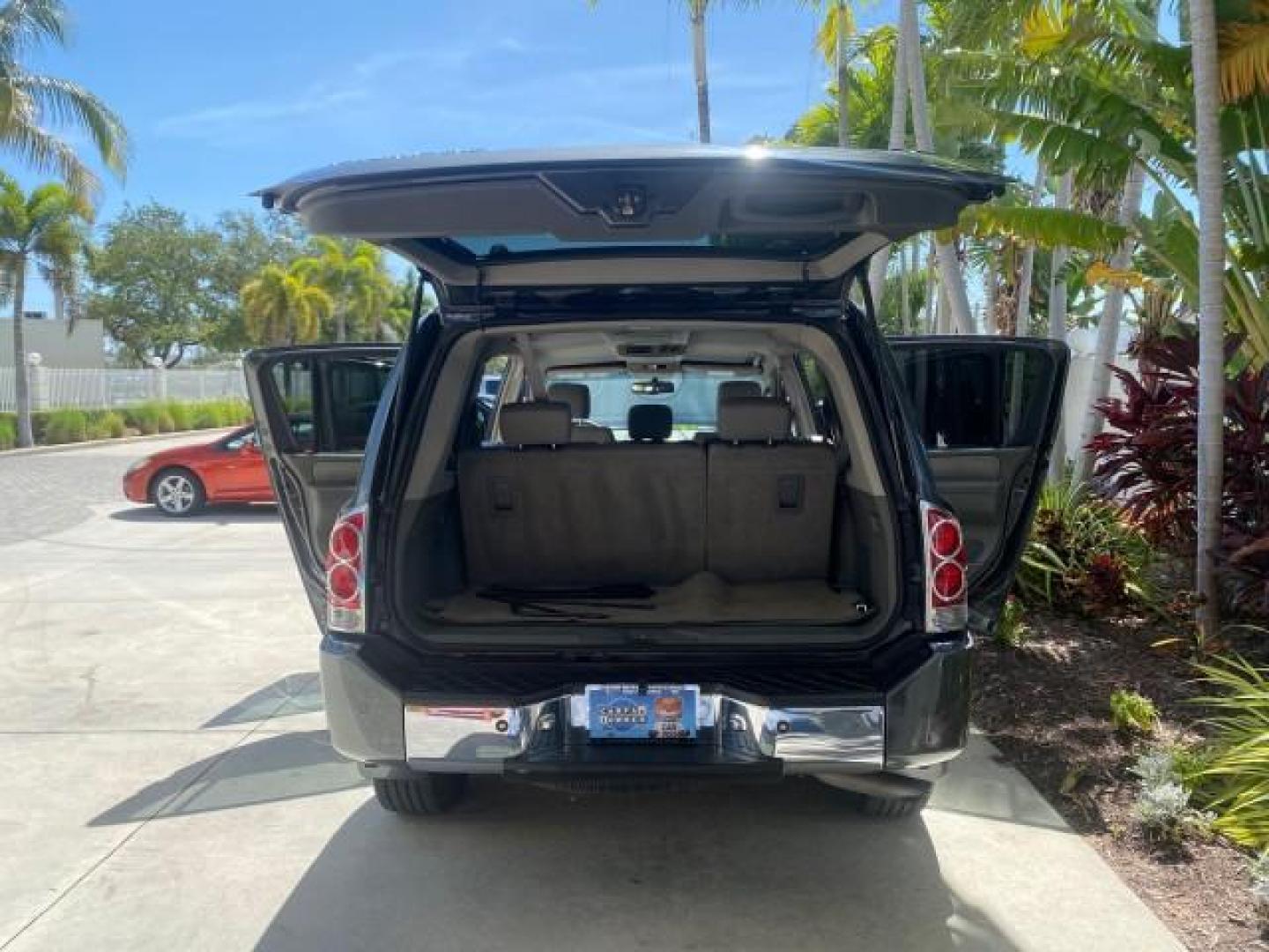 2006 Smoke Metallic /Graphite/Titanium Nissan Armada SE 21 SERVICES NO ACCIDENTS (5N1AA08A96N) with an 5.6L DOHC 32-Valve Endurance V8 Engine engine, Automatic transmission, located at 4701 North Dixie Hwy, Pompano Beach, FL, 33064, (954) 422-2889, 26.240938, -80.123474 - OUR WEBPAGE FLORIDACARS1.COM HAS OVER 100 PHOTOS AND FREE CARFAX LINK 2006 NISSAN ARMADA SE VIN: 5N1AA08A96N736506 5 N 1 A A 0 8 A 9 6 N 7 3 6 5 0 6 4 DOOR WAGON/SPORT UTILITY 5.6L V8 F DOHC 32V GASOLINE REAR WHEEL DRIVE Top Features Alloy Wheels Cloth Seats Fold-Away Third Row Parking Sensors Rear - Photo#15