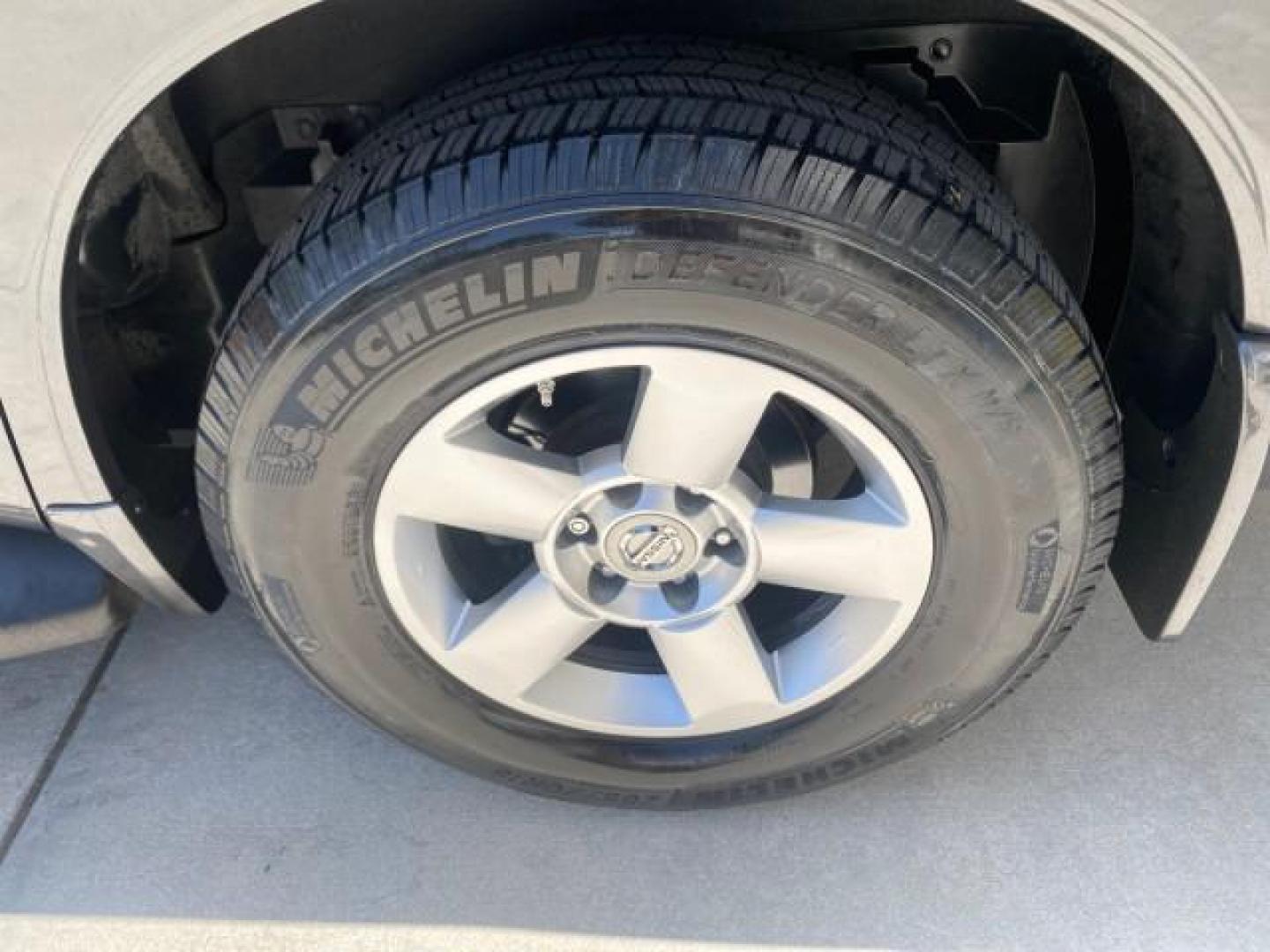 2006 Smoke Metallic /Graphite/Titanium Nissan Armada SE 21 SERVICES NO ACCIDENTS (5N1AA08A96N) with an 5.6L DOHC 32-Valve Endurance V8 Engine engine, Automatic transmission, located at 4701 North Dixie Hwy, Pompano Beach, FL, 33064, (954) 422-2889, 26.240938, -80.123474 - OUR WEBPAGE FLORIDACARS1.COM HAS OVER 100 PHOTOS AND FREE CARFAX LINK 2006 NISSAN ARMADA SE VIN: 5N1AA08A96N736506 5 N 1 A A 0 8 A 9 6 N 7 3 6 5 0 6 4 DOOR WAGON/SPORT UTILITY 5.6L V8 F DOHC 32V GASOLINE REAR WHEEL DRIVE Top Features Alloy Wheels Cloth Seats Fold-Away Third Row Parking Sensors Rear - Photo#80