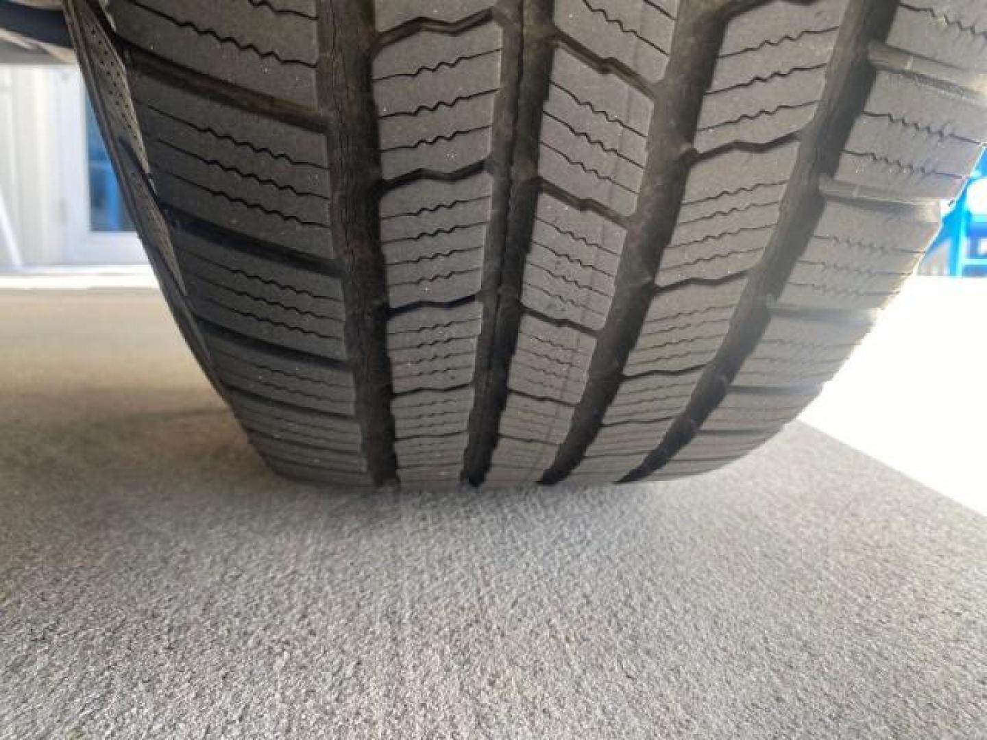 2006 Smoke Metallic /Graphite/Titanium Nissan Armada SE 21 SERVICES NO ACCIDENTS (5N1AA08A96N) with an 5.6L DOHC 32-Valve Endurance V8 Engine engine, Automatic transmission, located at 4701 North Dixie Hwy, Pompano Beach, FL, 33064, (954) 422-2889, 26.240938, -80.123474 - OUR WEBPAGE FLORIDACARS1.COM HAS OVER 100 PHOTOS AND FREE CARFAX LINK 2006 NISSAN ARMADA SE VIN: 5N1AA08A96N736506 5 N 1 A A 0 8 A 9 6 N 7 3 6 5 0 6 4 DOOR WAGON/SPORT UTILITY 5.6L V8 F DOHC 32V GASOLINE REAR WHEEL DRIVE Top Features Alloy Wheels Cloth Seats Fold-Away Third Row Parking Sensors Rear - Photo#81
