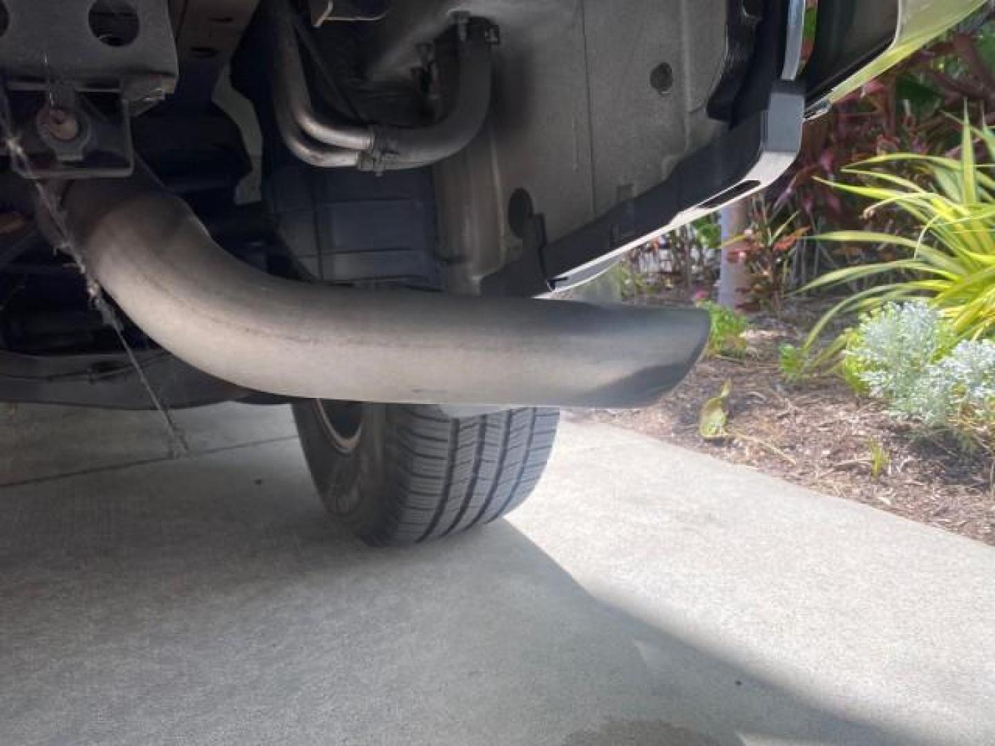 2006 Smoke Metallic /Graphite/Titanium Nissan Armada SE 21 SERVICES NO ACCIDENTS (5N1AA08A96N) with an 5.6L DOHC 32-Valve Endurance V8 Engine engine, Automatic transmission, located at 4701 North Dixie Hwy, Pompano Beach, FL, 33064, (954) 422-2889, 26.240938, -80.123474 - OUR WEBPAGE FLORIDACARS1.COM HAS OVER 100 PHOTOS AND FREE CARFAX LINK 2006 NISSAN ARMADA SE VIN: 5N1AA08A96N736506 5 N 1 A A 0 8 A 9 6 N 7 3 6 5 0 6 4 DOOR WAGON/SPORT UTILITY 5.6L V8 F DOHC 32V GASOLINE REAR WHEEL DRIVE Top Features Alloy Wheels Cloth Seats Fold-Away Third Row Parking Sensors Rear - Photo#88