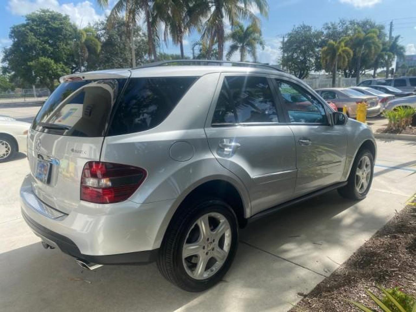 2008 Iridium Silver Metallic /Ash Mercedes-Benz M-Class 3.5L 1 OWNER LOW MILES 48,488 (4JGBB86E68A) with an 3.5L DOHC 24-Valve V6 Engine engine, Automatic transmission, located at 4701 North Dixie Hwy, Pompano Beach, FL, 33064, (954) 422-2889, 26.240938, -80.123474 - OUR WEBPAGE FLORIDACARS1.COM HAS OVER 100 PHOTOS AND FREE CARFAX LINK 2008 MERCEDES-BENZ M-CLASS ML 350 VIN: 4JGBB86E68A369175 4 J G B B 8 6 E 6 8 A 3 6 9 1 7 5 4 DOOR WAGON/SPORT UTILITY 3.5L V6 F DOHC 24V GASOLINE ALL WHEEL DRIVE Top Features 4WD/AWD Alloy Wheels Automated Cruise Control Front Sea - Photo#7
