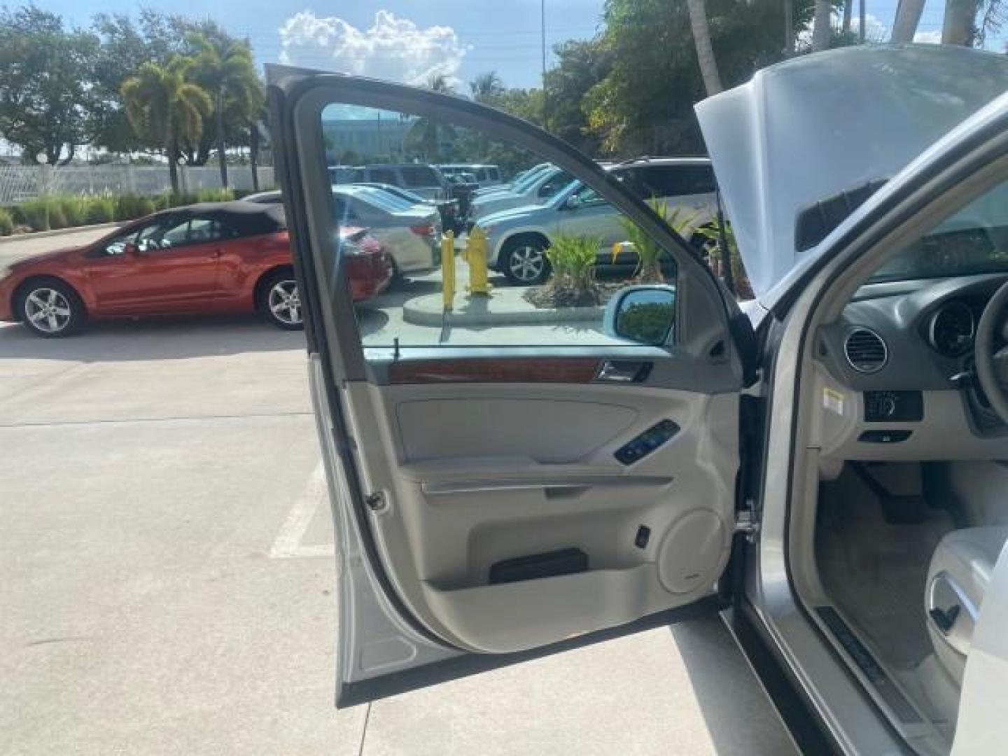 2008 Iridium Silver Metallic /Ash Mercedes-Benz M-Class 3.5L 1 OWNER LOW MILES 48,488 (4JGBB86E68A) with an 3.5L DOHC 24-Valve V6 Engine engine, Automatic transmission, located at 4701 North Dixie Hwy, Pompano Beach, FL, 33064, (954) 422-2889, 26.240938, -80.123474 - OUR WEBPAGE FLORIDACARS1.COM HAS OVER 100 PHOTOS AND FREE CARFAX LINK 2008 MERCEDES-BENZ M-CLASS ML 350 VIN: 4JGBB86E68A369175 4 J G B B 8 6 E 6 8 A 3 6 9 1 7 5 4 DOOR WAGON/SPORT UTILITY 3.5L V6 F DOHC 24V GASOLINE ALL WHEEL DRIVE Top Features 4WD/AWD Alloy Wheels Automated Cruise Control Front Sea - Photo#9