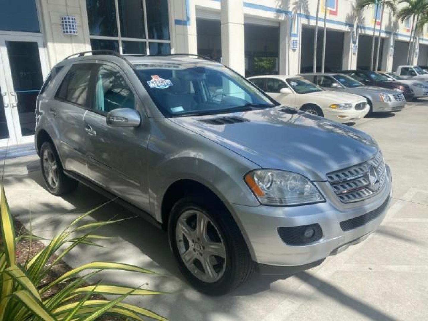 2008 Iridium Silver Metallic /Ash Mercedes-Benz M-Class 3.5L 1 OWNER LOW MILES 48,488 (4JGBB86E68A) with an 3.5L DOHC 24-Valve V6 Engine engine, Automatic transmission, located at 4701 North Dixie Hwy, Pompano Beach, FL, 33064, (954) 422-2889, 26.240938, -80.123474 - OUR WEBPAGE FLORIDACARS1.COM HAS OVER 100 PHOTOS AND FREE CARFAX LINK 2008 MERCEDES-BENZ M-CLASS ML 350 VIN: 4JGBB86E68A369175 4 J G B B 8 6 E 6 8 A 3 6 9 1 7 5 4 DOOR WAGON/SPORT UTILITY 3.5L V6 F DOHC 24V GASOLINE ALL WHEEL DRIVE Top Features 4WD/AWD Alloy Wheels Automated Cruise Control Front Sea - Photo#24
