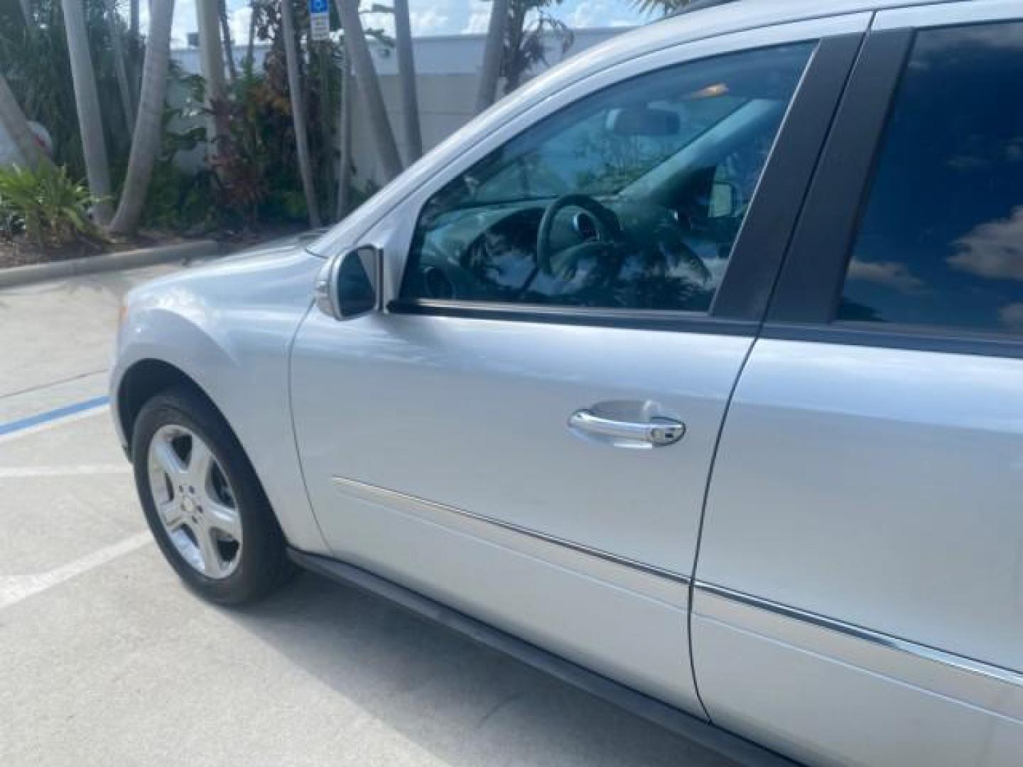 2008 Iridium Silver Metallic /Ash Mercedes-Benz M-Class 3.5L 1 OWNER LOW MILES 48,488 (4JGBB86E68A) with an 3.5L DOHC 24-Valve V6 Engine engine, Automatic transmission, located at 4701 North Dixie Hwy, Pompano Beach, FL, 33064, (954) 422-2889, 26.240938, -80.123474 - OUR WEBPAGE FLORIDACARS1.COM HAS OVER 100 PHOTOS AND FREE CARFAX LINK 2008 MERCEDES-BENZ M-CLASS ML 350 VIN: 4JGBB86E68A369175 4 J G B B 8 6 E 6 8 A 3 6 9 1 7 5 4 DOOR WAGON/SPORT UTILITY 3.5L V6 F DOHC 24V GASOLINE ALL WHEEL DRIVE Top Features 4WD/AWD Alloy Wheels Automated Cruise Control Front Sea - Photo#27