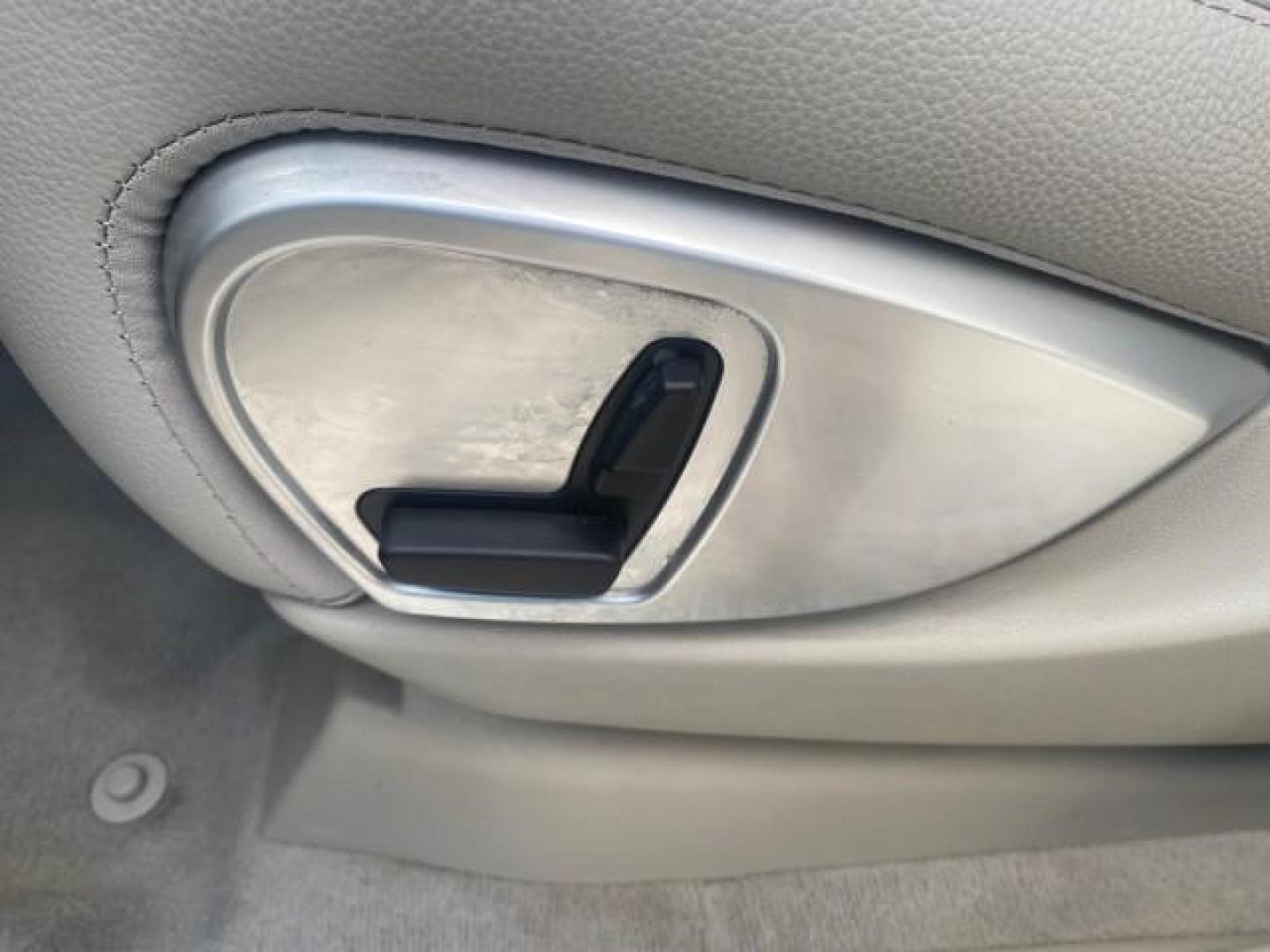 2008 Iridium Silver Metallic /Ash Mercedes-Benz M-Class 3.5L 1 OWNER LOW MILES 48,488 (4JGBB86E68A) with an 3.5L DOHC 24-Valve V6 Engine engine, Automatic transmission, located at 4701 North Dixie Hwy, Pompano Beach, FL, 33064, (954) 422-2889, 26.240938, -80.123474 - OUR WEBPAGE FLORIDACARS1.COM HAS OVER 100 PHOTOS AND FREE CARFAX LINK 2008 MERCEDES-BENZ M-CLASS ML 350 VIN: 4JGBB86E68A369175 4 J G B B 8 6 E 6 8 A 3 6 9 1 7 5 4 DOOR WAGON/SPORT UTILITY 3.5L V6 F DOHC 24V GASOLINE ALL WHEEL DRIVE Top Features 4WD/AWD Alloy Wheels Automated Cruise Control Front Sea - Photo#34