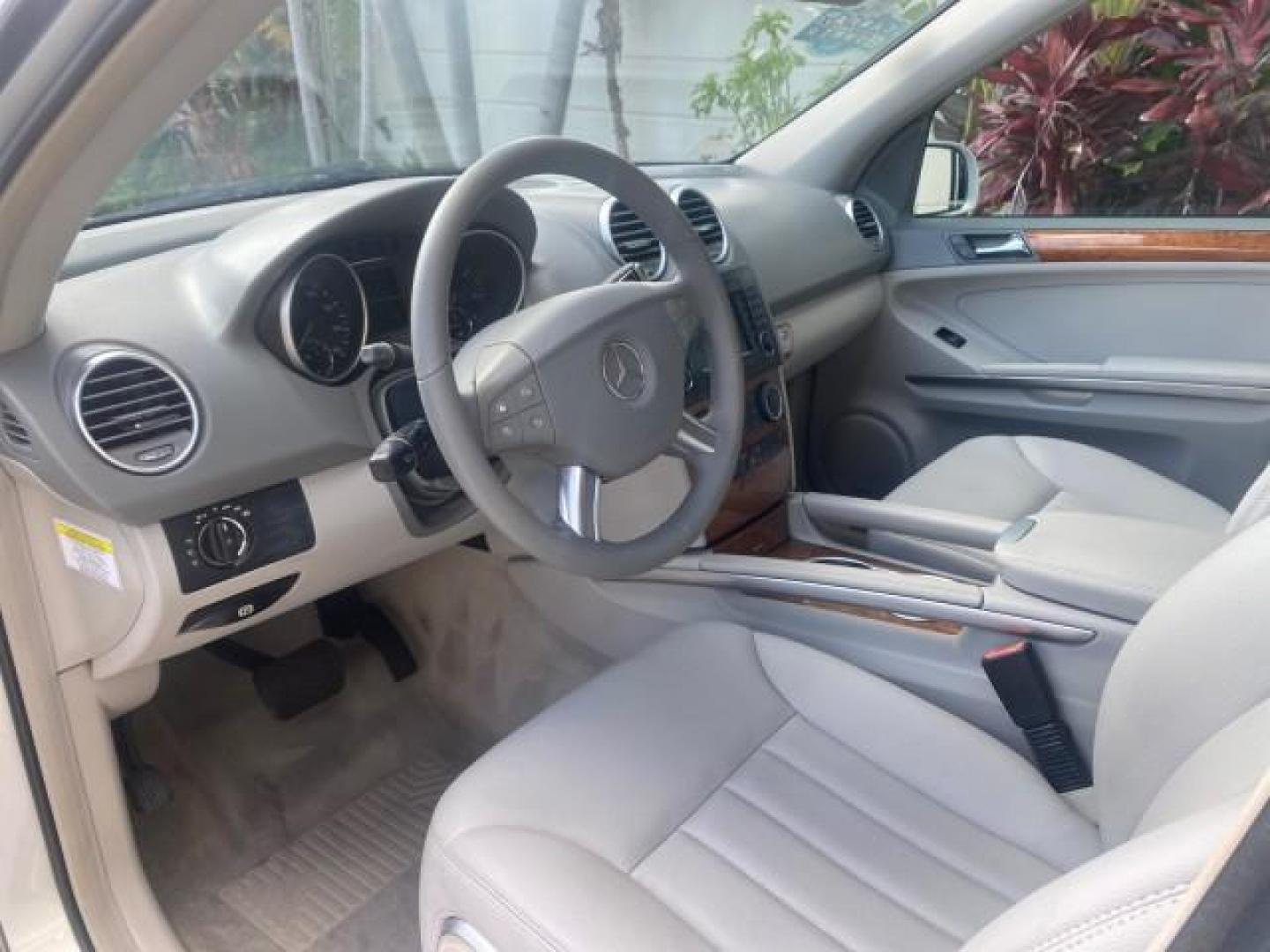 2008 Iridium Silver Metallic /Ash Mercedes-Benz M-Class 3.5L 1 OWNER LOW MILES 48,488 (4JGBB86E68A) with an 3.5L DOHC 24-Valve V6 Engine engine, Automatic transmission, located at 4701 North Dixie Hwy, Pompano Beach, FL, 33064, (954) 422-2889, 26.240938, -80.123474 - OUR WEBPAGE FLORIDACARS1.COM HAS OVER 100 PHOTOS AND FREE CARFAX LINK 2008 MERCEDES-BENZ M-CLASS ML 350 VIN: 4JGBB86E68A369175 4 J G B B 8 6 E 6 8 A 3 6 9 1 7 5 4 DOOR WAGON/SPORT UTILITY 3.5L V6 F DOHC 24V GASOLINE ALL WHEEL DRIVE Top Features 4WD/AWD Alloy Wheels Automated Cruise Control Front Sea - Photo#39
