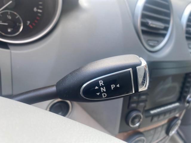 2008 Iridium Silver Metallic /Ash Mercedes-Benz M-Class 3.5L 1 OWNER LOW MILES 48,493 (4JGBB86E68A) with an 3.5L DOHC 24-Valve V6 Engine engine, Automatic transmission, located at 4701 North Dixie Hwy, Pompano Beach, FL, 33064, (954) 422-2889, 26.240938, -80.123474 - OUR WEBPAGE FLORIDACARS1.COM HAS OVER 100 PHOTOS AND FREE CARFAX LINK 2008 MERCEDES-BENZ M-CLASS ML 350 VIN: 4JGBB86E68A369175 4 J G B B 8 6 E 6 8 A 3 6 9 1 7 5 4 DOOR WAGON/SPORT UTILITY 3.5L V6 F DOHC 24V GASOLINE ALL WHEEL DRIVE Top Features 4WD/AWD Alloy Wheels Automated Cruise Control Front Sea - Photo#44