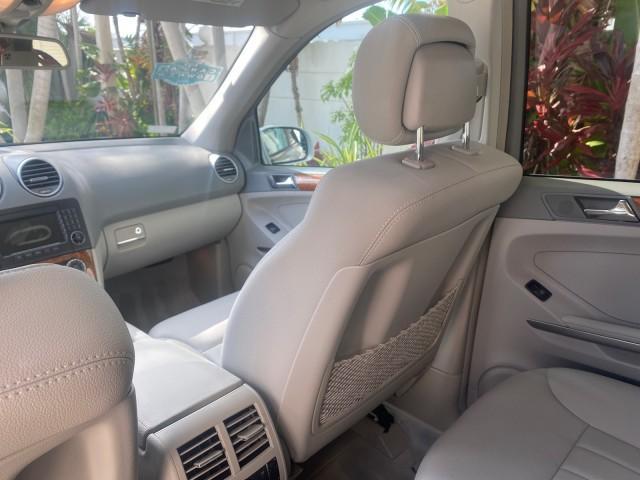 2008 Iridium Silver Metallic /Ash Mercedes-Benz M-Class 3.5L 1 OWNER LOW MILES 48,493 (4JGBB86E68A) with an 3.5L DOHC 24-Valve V6 Engine engine, Automatic transmission, located at 4701 North Dixie Hwy, Pompano Beach, FL, 33064, (954) 422-2889, 26.240938, -80.123474 - OUR WEBPAGE FLORIDACARS1.COM HAS OVER 100 PHOTOS AND FREE CARFAX LINK 2008 MERCEDES-BENZ M-CLASS ML 350 VIN: 4JGBB86E68A369175 4 J G B B 8 6 E 6 8 A 3 6 9 1 7 5 4 DOOR WAGON/SPORT UTILITY 3.5L V6 F DOHC 24V GASOLINE ALL WHEEL DRIVE Top Features 4WD/AWD Alloy Wheels Automated Cruise Control Front Sea - Photo#76