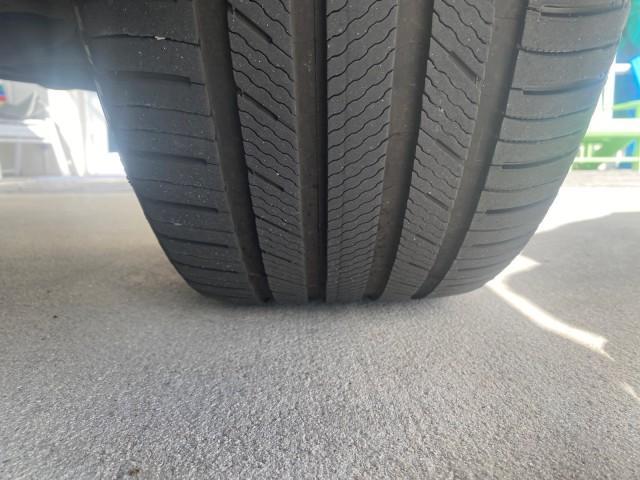 2008 Iridium Silver Metallic /Ash Mercedes-Benz M-Class 3.5L 1 OWNER LOW MILES 48,493 (4JGBB86E68A) with an 3.5L DOHC 24-Valve V6 Engine engine, Automatic transmission, located at 4701 North Dixie Hwy, Pompano Beach, FL, 33064, (954) 422-2889, 26.240938, -80.123474 - OUR WEBPAGE FLORIDACARS1.COM HAS OVER 100 PHOTOS AND FREE CARFAX LINK 2008 MERCEDES-BENZ M-CLASS ML 350 VIN: 4JGBB86E68A369175 4 J G B B 8 6 E 6 8 A 3 6 9 1 7 5 4 DOOR WAGON/SPORT UTILITY 3.5L V6 F DOHC 24V GASOLINE ALL WHEEL DRIVE Top Features 4WD/AWD Alloy Wheels Automated Cruise Control Front Sea - Photo#79