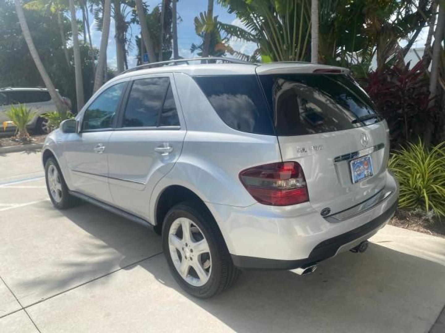 2008 Iridium Silver Metallic /Ash Mercedes-Benz M-Class 3.5L 1 OWNER LOW MILES 48,488 (4JGBB86E68A) with an 3.5L DOHC 24-Valve V6 Engine engine, Automatic transmission, located at 4701 North Dixie Hwy, Pompano Beach, FL, 33064, (954) 422-2889, 26.240938, -80.123474 - OUR WEBPAGE FLORIDACARS1.COM HAS OVER 100 PHOTOS AND FREE CARFAX LINK 2008 MERCEDES-BENZ M-CLASS ML 350 VIN: 4JGBB86E68A369175 4 J G B B 8 6 E 6 8 A 3 6 9 1 7 5 4 DOOR WAGON/SPORT UTILITY 3.5L V6 F DOHC 24V GASOLINE ALL WHEEL DRIVE Top Features 4WD/AWD Alloy Wheels Automated Cruise Control Front Sea - Photo#80