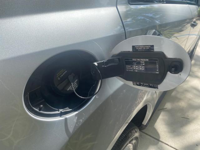 2008 Iridium Silver Metallic /Ash Mercedes-Benz M-Class 3.5L 1 OWNER LOW MILES 48,493 (4JGBB86E68A) with an 3.5L DOHC 24-Valve V6 Engine engine, Automatic transmission, located at 4701 North Dixie Hwy, Pompano Beach, FL, 33064, (954) 422-2889, 26.240938, -80.123474 - OUR WEBPAGE FLORIDACARS1.COM HAS OVER 100 PHOTOS AND FREE CARFAX LINK 2008 MERCEDES-BENZ M-CLASS ML 350 VIN: 4JGBB86E68A369175 4 J G B B 8 6 E 6 8 A 3 6 9 1 7 5 4 DOOR WAGON/SPORT UTILITY 3.5L V6 F DOHC 24V GASOLINE ALL WHEEL DRIVE Top Features 4WD/AWD Alloy Wheels Automated Cruise Control Front Sea - Photo#93