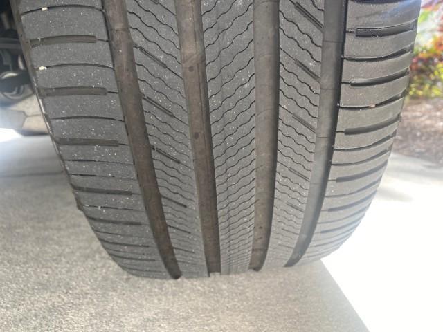 2008 Iridium Silver Metallic /Ash Mercedes-Benz M-Class 3.5L 1 OWNER LOW MILES 48,493 (4JGBB86E68A) with an 3.5L DOHC 24-Valve V6 Engine engine, Automatic transmission, located at 4701 North Dixie Hwy, Pompano Beach, FL, 33064, (954) 422-2889, 26.240938, -80.123474 - OUR WEBPAGE FLORIDACARS1.COM HAS OVER 100 PHOTOS AND FREE CARFAX LINK 2008 MERCEDES-BENZ M-CLASS ML 350 VIN: 4JGBB86E68A369175 4 J G B B 8 6 E 6 8 A 3 6 9 1 7 5 4 DOOR WAGON/SPORT UTILITY 3.5L V6 F DOHC 24V GASOLINE ALL WHEEL DRIVE Top Features 4WD/AWD Alloy Wheels Automated Cruise Control Front Sea - Photo#95