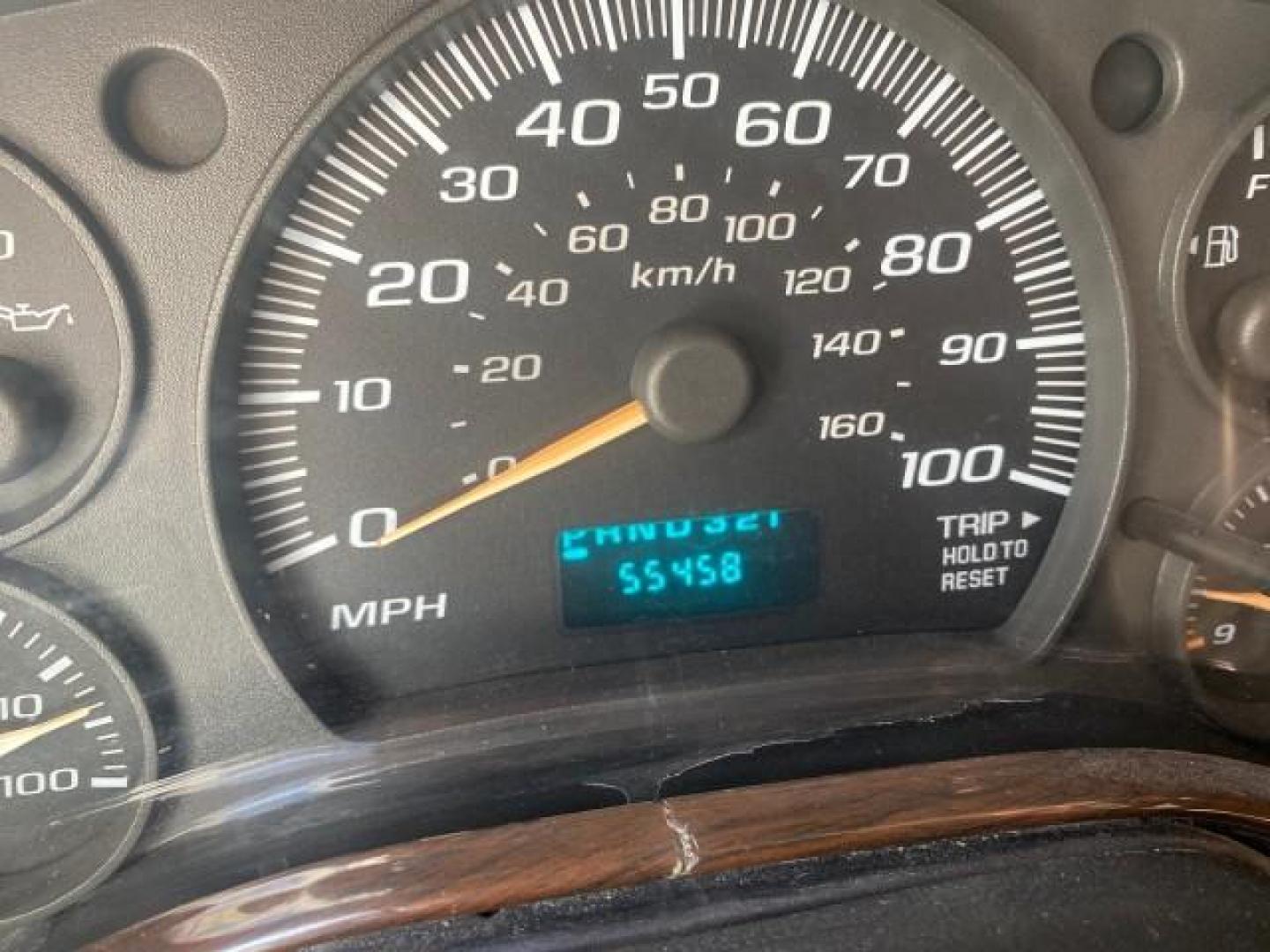 2003 Summit White /Medium Pewter Chevrolet Express HI TOP CONVERSION EXPLOR LOW MILES 55,452 (1GBFG15T331) with an 5.3L Vortec 5300 V8 SFI Engine engine, Automatic transmission, located at 4701 North Dixie Hwy, Pompano Beach, FL, 33064, (954) 422-2889, 26.240938, -80.123474 - OUR WEBPAGE FLORIDACARS1.COM HAS OVER 100 PHOTOS AND FREE CARFAX LINK OVER $ 90,000 NEW 2003 CHEVROLET EXPRESS G1500 LIMITED EXPLORER HI TOP CONVERSION VIN: 1GBFG15T331235672 1 G B F G 1 5 T 3 3 1 2 3 5 6 7 2 VAN 5.3L V8 F OHV GASOLINE REAR WHEEL DRIVE Top Features Alloy Wheels Conversion Van Fold-A - Photo#18