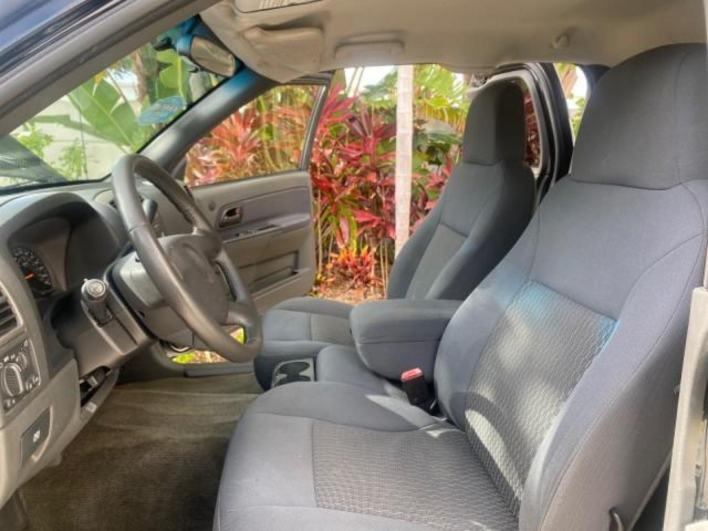 2006 Black /Very Dark Pewter Chevrolet Colorado LT 4WD LOW MILES 74,382 (1GCDT196768) with an 3.5L DOHC 5-Cyl MFI Engine engine, Automatic transmission, located at 4701 North Dixie Hwy, Pompano Beach, FL, 33064, (954) 422-2889, 26.240938, -80.123474 - OUR WEBPAGE FLORIDACARS1.COM HAS OVER 100 PHOTOS AND FREE CARFAX LINK 2006 CHEVROLET COLORADO LT VIN: 1GCDT196768275459 1 G C D T 1 9 6 7 6 8 2 7 5 4 5 9 4 DOOR EXTENDED CAB PICKUP 3.5L I5 F GASOLINE REAR WHEEL DRIVE W/ 4X4 Top Features 4WD/AWD Bed Cover Cloth Seats Running Boards Basic Features ABS - Photo#10