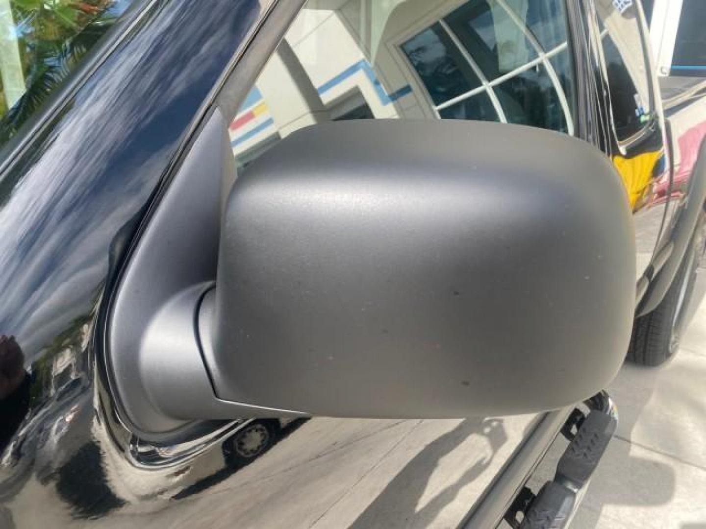 2006 Black /Very Dark Pewter Chevrolet Colorado LT 4WD LOW MILES 74,382 (1GCDT196768) with an 3.5L DOHC 5-Cyl MFI Engine engine, Automatic transmission, located at 4701 North Dixie Hwy, Pompano Beach, FL, 33064, (954) 422-2889, 26.240938, -80.123474 - OUR WEBPAGE FLORIDACARS1.COM HAS OVER 100 PHOTOS AND FREE CARFAX LINK 2006 CHEVROLET COLORADO LT VIN: 1GCDT196768275459 1 G C D T 1 9 6 7 6 8 2 7 5 4 5 9 4 DOOR EXTENDED CAB PICKUP 3.5L I5 F GASOLINE REAR WHEEL DRIVE W/ 4X4 Top Features 4WD/AWD Bed Cover Cloth Seats Running Boards Basic Features ABS - Photo#30