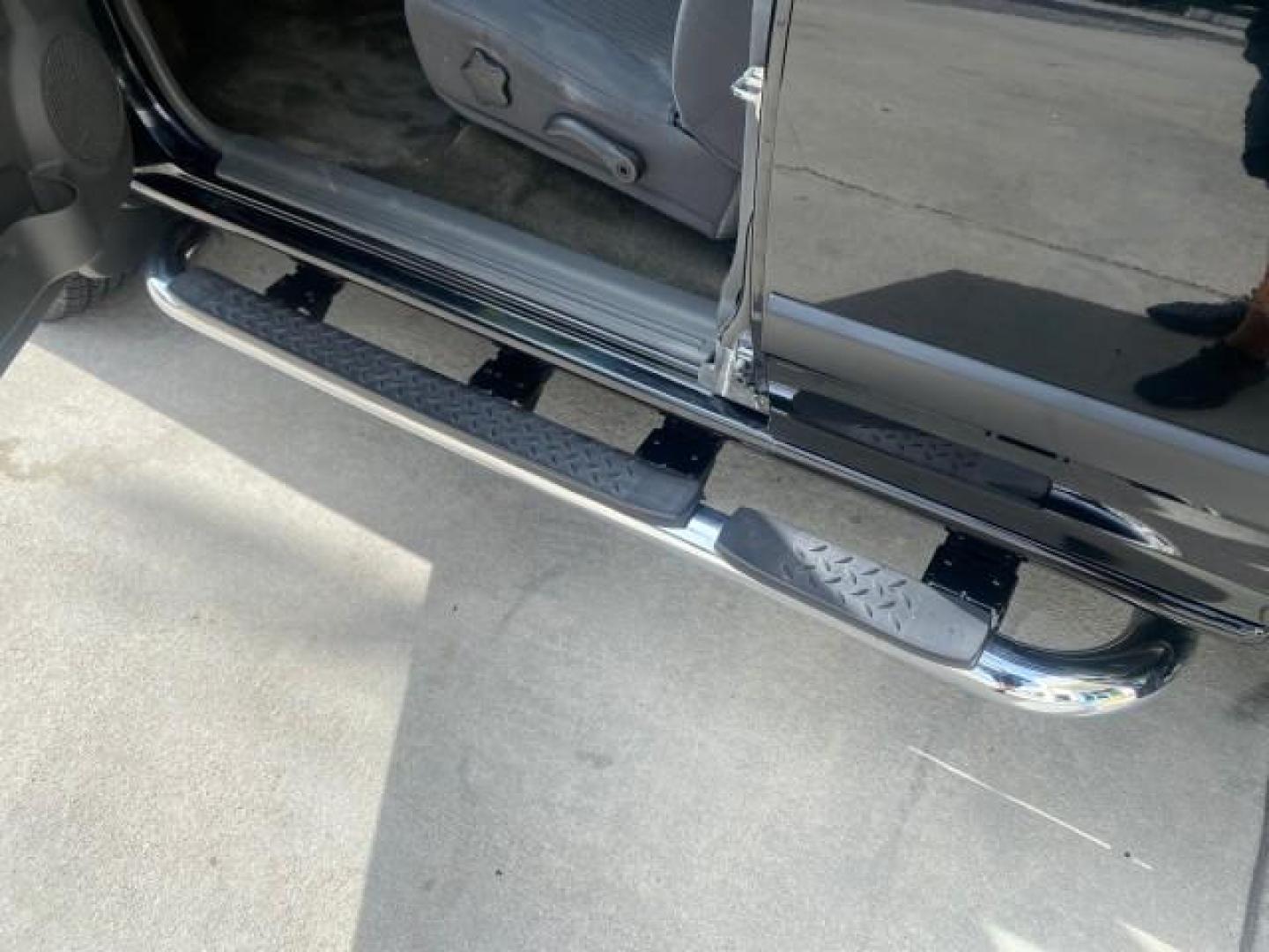 2006 Black /Very Dark Pewter Chevrolet Colorado LT 4WD LOW MILES 74,382 (1GCDT196768) with an 3.5L DOHC 5-Cyl MFI Engine engine, Automatic transmission, located at 4701 North Dixie Hwy, Pompano Beach, FL, 33064, (954) 422-2889, 26.240938, -80.123474 - OUR WEBPAGE FLORIDACARS1.COM HAS OVER 100 PHOTOS AND FREE CARFAX LINK 2006 CHEVROLET COLORADO LT VIN: 1GCDT196768275459 1 G C D T 1 9 6 7 6 8 2 7 5 4 5 9 4 DOOR EXTENDED CAB PICKUP 3.5L I5 F GASOLINE REAR WHEEL DRIVE W/ 4X4 Top Features 4WD/AWD Bed Cover Cloth Seats Running Boards Basic Features ABS - Photo#33