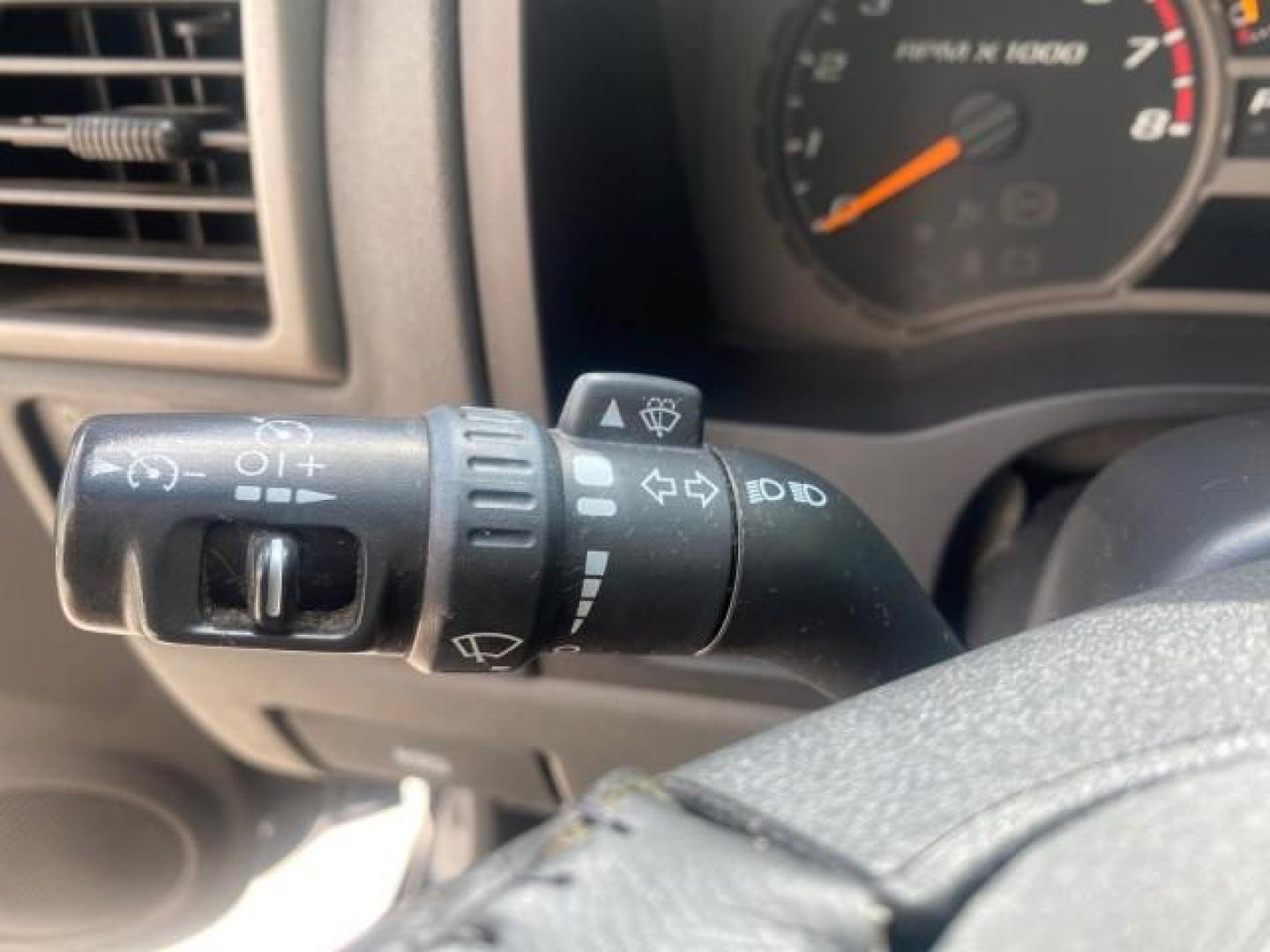 2006 Black /Very Dark Pewter Chevrolet Colorado LT 4WD LOW MILES 74,382 (1GCDT196768) with an 3.5L DOHC 5-Cyl MFI Engine engine, Automatic transmission, located at 4701 North Dixie Hwy, Pompano Beach, FL, 33064, (954) 422-2889, 26.240938, -80.123474 - OUR WEBPAGE FLORIDACARS1.COM HAS OVER 100 PHOTOS AND FREE CARFAX LINK 2006 CHEVROLET COLORADO LT VIN: 1GCDT196768275459 1 G C D T 1 9 6 7 6 8 2 7 5 4 5 9 4 DOOR EXTENDED CAB PICKUP 3.5L I5 F GASOLINE REAR WHEEL DRIVE W/ 4X4 Top Features 4WD/AWD Bed Cover Cloth Seats Running Boards Basic Features ABS - Photo#40