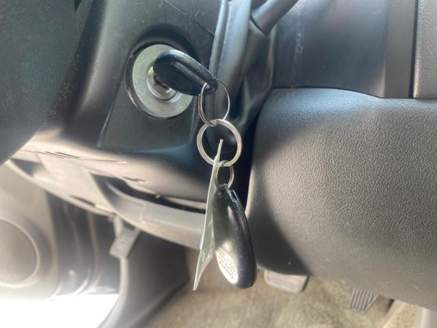 2006 Black /Very Dark Pewter Chevrolet Colorado LT 4WD LOW MILES 74,382 (1GCDT196768) with an 3.5L DOHC 5-Cyl MFI Engine engine, Automatic transmission, located at 4701 North Dixie Hwy, Pompano Beach, FL, 33064, (954) 422-2889, 26.240938, -80.123474 - OUR WEBPAGE FLORIDACARS1.COM HAS OVER 100 PHOTOS AND FREE CARFAX LINK 2006 CHEVROLET COLORADO LT VIN: 1GCDT196768275459 1 G C D T 1 9 6 7 6 8 2 7 5 4 5 9 4 DOOR EXTENDED CAB PICKUP 3.5L I5 F GASOLINE REAR WHEEL DRIVE W/ 4X4 Top Features 4WD/AWD Bed Cover Cloth Seats Running Boards Basic Features ABS - Photo#43