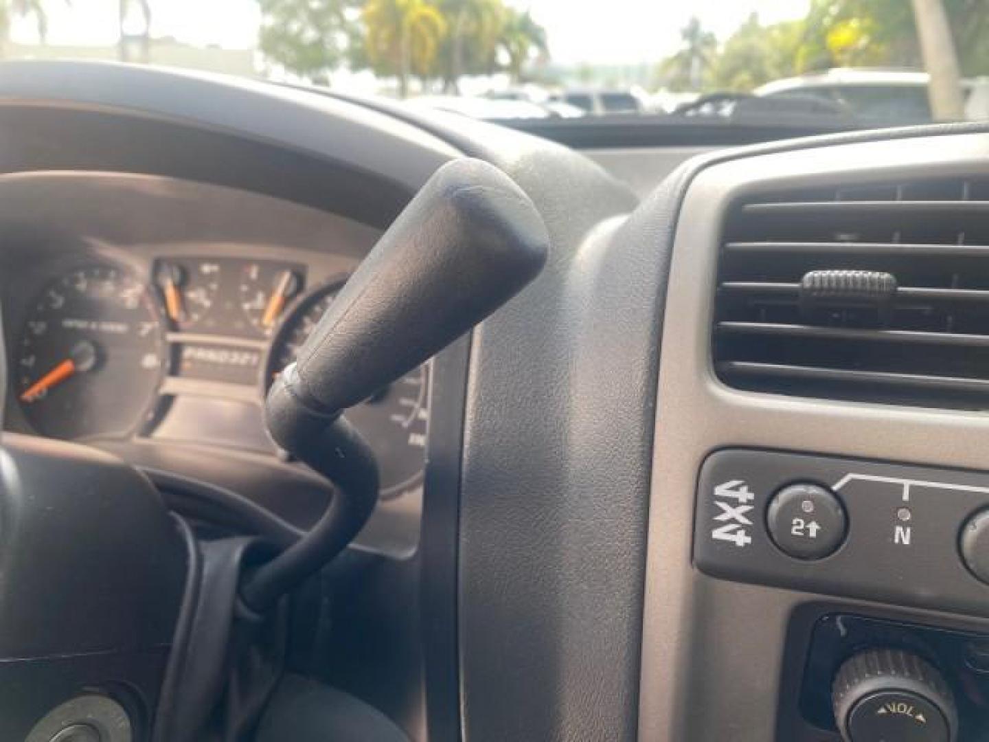 2006 Black /Very Dark Pewter Chevrolet Colorado LT 4WD LOW MILES 74,382 (1GCDT196768) with an 3.5L DOHC 5-Cyl MFI Engine engine, Automatic transmission, located at 4701 North Dixie Hwy, Pompano Beach, FL, 33064, (954) 422-2889, 26.240938, -80.123474 - OUR WEBPAGE FLORIDACARS1.COM HAS OVER 100 PHOTOS AND FREE CARFAX LINK 2006 CHEVROLET COLORADO LT VIN: 1GCDT196768275459 1 G C D T 1 9 6 7 6 8 2 7 5 4 5 9 4 DOOR EXTENDED CAB PICKUP 3.5L I5 F GASOLINE REAR WHEEL DRIVE W/ 4X4 Top Features 4WD/AWD Bed Cover Cloth Seats Running Boards Basic Features ABS - Photo#44