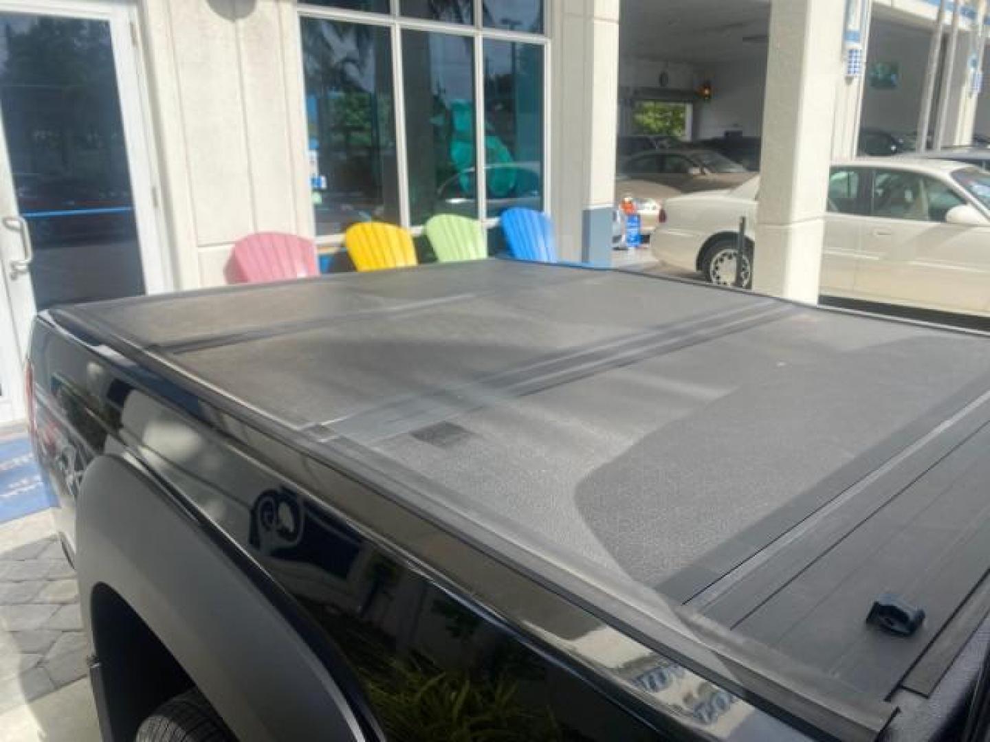 2006 Black /Very Dark Pewter Chevrolet Colorado LT 4WD LOW MILES 74,382 (1GCDT196768) with an 3.5L DOHC 5-Cyl MFI Engine engine, Automatic transmission, located at 4701 North Dixie Hwy, Pompano Beach, FL, 33064, (954) 422-2889, 26.240938, -80.123474 - OUR WEBPAGE FLORIDACARS1.COM HAS OVER 100 PHOTOS AND FREE CARFAX LINK 2006 CHEVROLET COLORADO LT VIN: 1GCDT196768275459 1 G C D T 1 9 6 7 6 8 2 7 5 4 5 9 4 DOOR EXTENDED CAB PICKUP 3.5L I5 F GASOLINE REAR WHEEL DRIVE W/ 4X4 Top Features 4WD/AWD Bed Cover Cloth Seats Running Boards Basic Features ABS - Photo#76