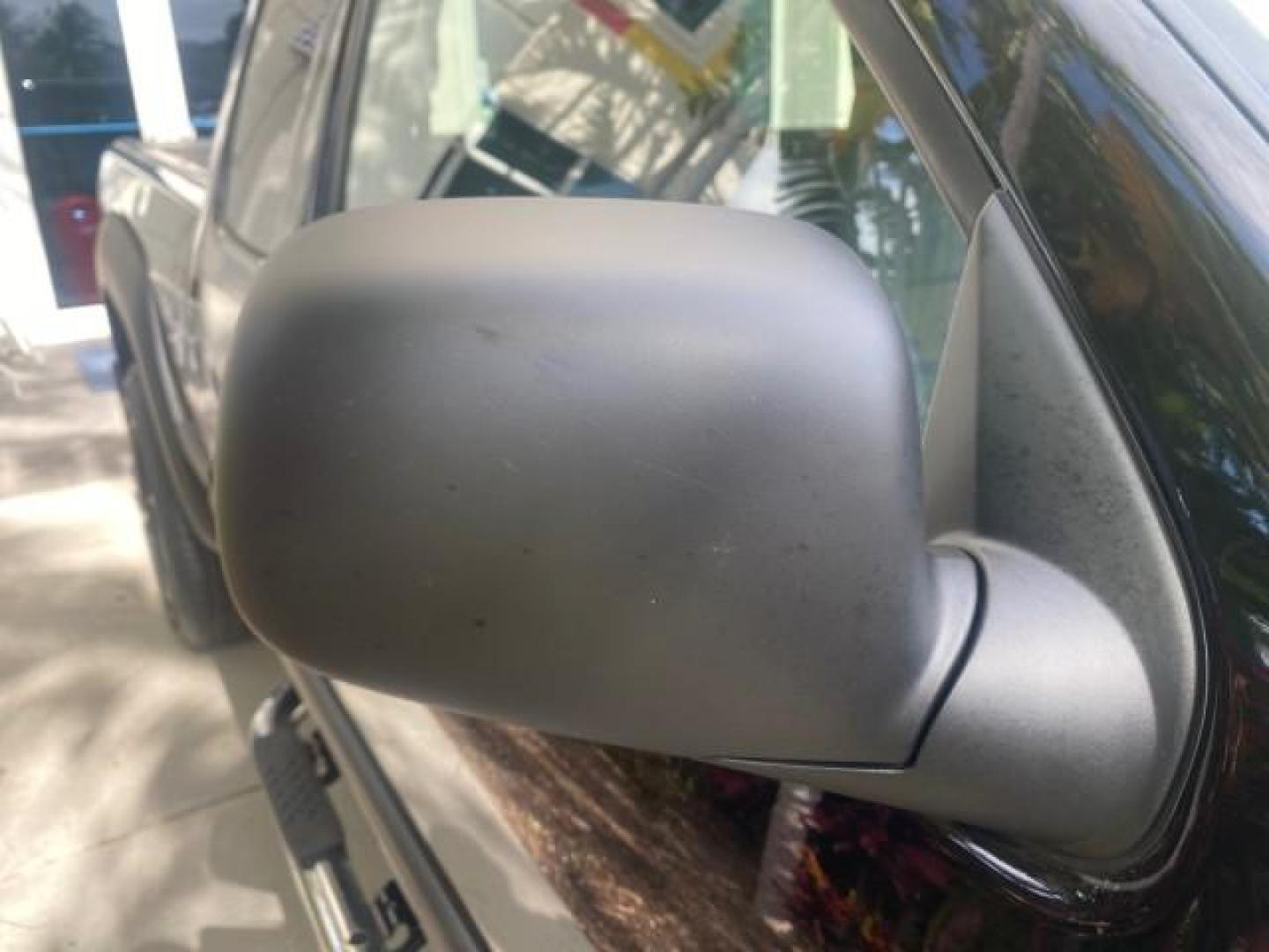 2006 Black /Very Dark Pewter Chevrolet Colorado LT 4WD LOW MILES 74,382 (1GCDT196768) with an 3.5L DOHC 5-Cyl MFI Engine engine, Automatic transmission, located at 4701 North Dixie Hwy, Pompano Beach, FL, 33064, (954) 422-2889, 26.240938, -80.123474 - OUR WEBPAGE FLORIDACARS1.COM HAS OVER 100 PHOTOS AND FREE CARFAX LINK 2006 CHEVROLET COLORADO LT VIN: 1GCDT196768275459 1 G C D T 1 9 6 7 6 8 2 7 5 4 5 9 4 DOOR EXTENDED CAB PICKUP 3.5L I5 F GASOLINE REAR WHEEL DRIVE W/ 4X4 Top Features 4WD/AWD Bed Cover Cloth Seats Running Boards Basic Features ABS - Photo#92