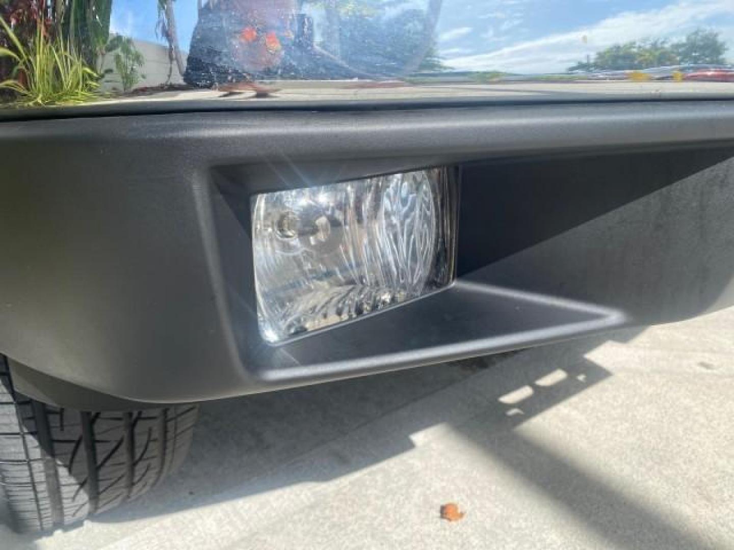 2006 Black /Very Dark Pewter Chevrolet Colorado LT 4WD LOW MILES 74,382 (1GCDT196768) with an 3.5L DOHC 5-Cyl MFI Engine engine, Automatic transmission, located at 4701 North Dixie Hwy, Pompano Beach, FL, 33064, (954) 422-2889, 26.240938, -80.123474 - OUR WEBPAGE FLORIDACARS1.COM HAS OVER 100 PHOTOS AND FREE CARFAX LINK 2006 CHEVROLET COLORADO LT VIN: 1GCDT196768275459 1 G C D T 1 9 6 7 6 8 2 7 5 4 5 9 4 DOOR EXTENDED CAB PICKUP 3.5L I5 F GASOLINE REAR WHEEL DRIVE W/ 4X4 Top Features 4WD/AWD Bed Cover Cloth Seats Running Boards Basic Features ABS - Photo#97