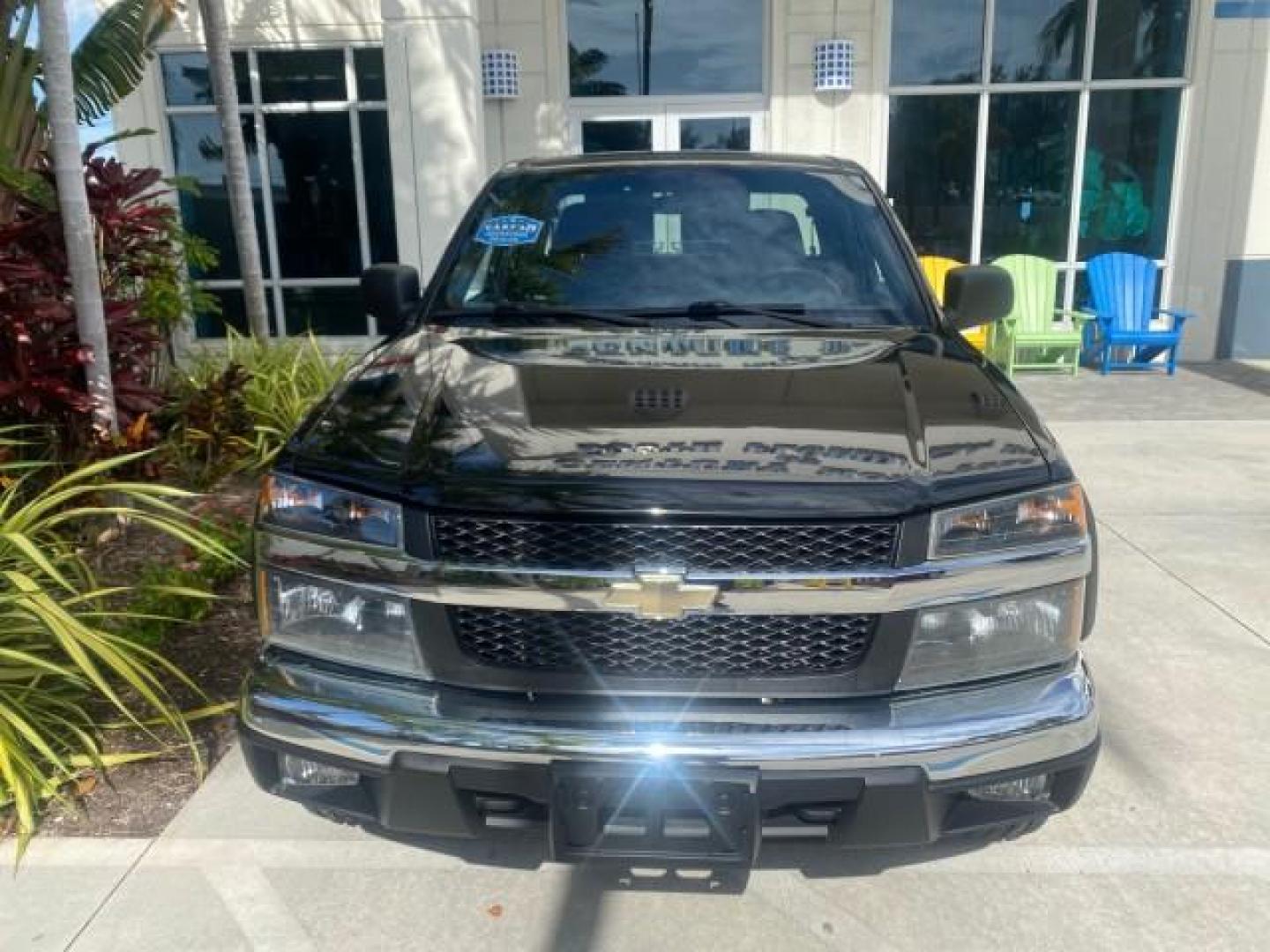 2006 Black /Very Dark Pewter Chevrolet Colorado LT 4WD LOW MILES 74,382 (1GCDT196768) with an 3.5L DOHC 5-Cyl MFI Engine engine, Automatic transmission, located at 4701 North Dixie Hwy, Pompano Beach, FL, 33064, (954) 422-2889, 26.240938, -80.123474 - OUR WEBPAGE FLORIDACARS1.COM HAS OVER 100 PHOTOS AND FREE CARFAX LINK 2006 CHEVROLET COLORADO LT VIN: 1GCDT196768275459 1 G C D T 1 9 6 7 6 8 2 7 5 4 5 9 4 DOOR EXTENDED CAB PICKUP 3.5L I5 F GASOLINE REAR WHEEL DRIVE W/ 4X4 Top Features 4WD/AWD Bed Cover Cloth Seats Running Boards Basic Features ABS - Photo#98