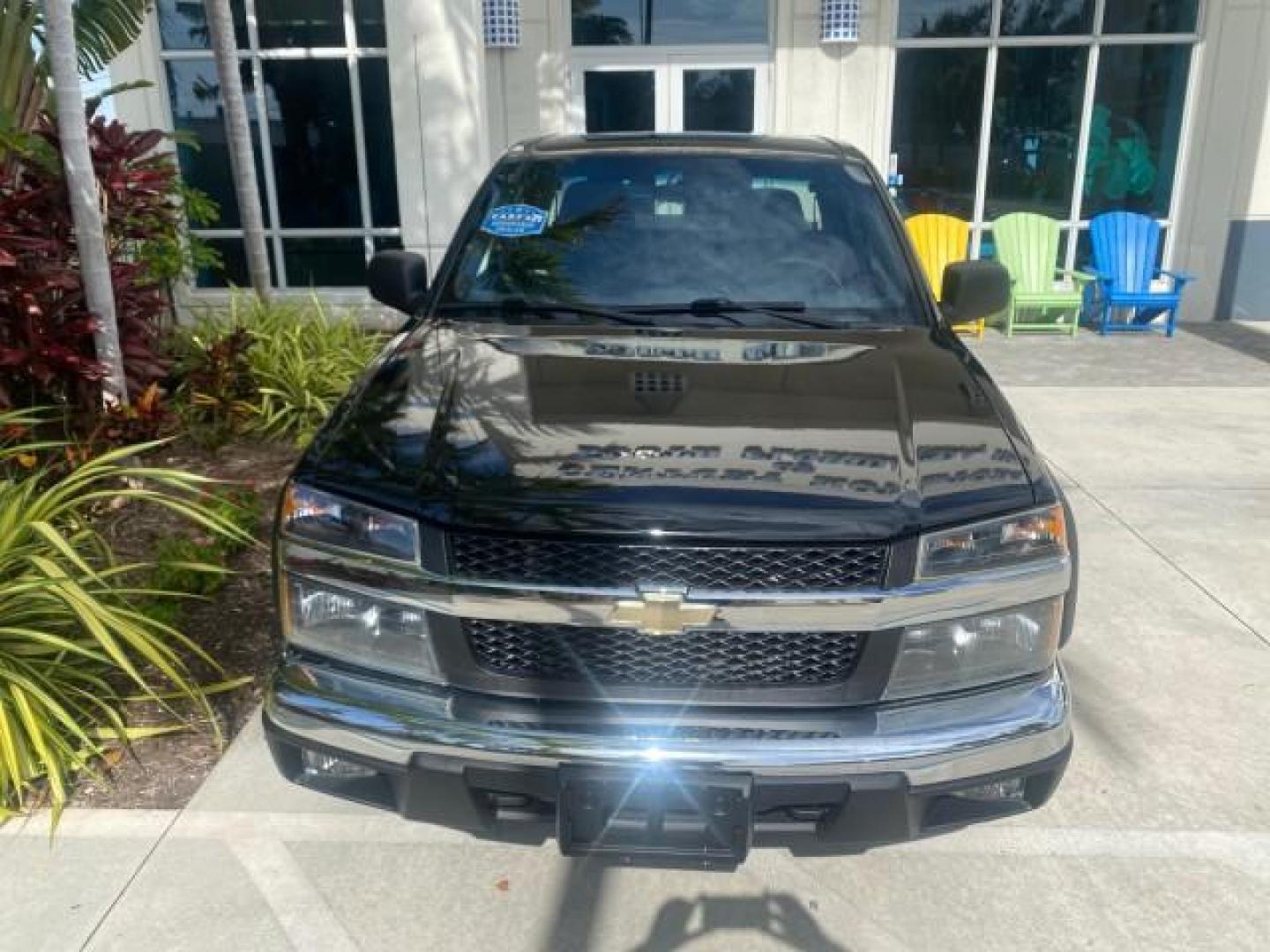 2006 Black /Very Dark Pewter Chevrolet Colorado LT 4WD LOW MILES 74,382 (1GCDT196768) with an 3.5L DOHC 5-Cyl MFI Engine engine, Automatic transmission, located at 4701 North Dixie Hwy, Pompano Beach, FL, 33064, (954) 422-2889, 26.240938, -80.123474 - OUR WEBPAGE FLORIDACARS1.COM HAS OVER 100 PHOTOS AND FREE CARFAX LINK 2006 CHEVROLET COLORADO LT VIN: 1GCDT196768275459 1 G C D T 1 9 6 7 6 8 2 7 5 4 5 9 4 DOOR EXTENDED CAB PICKUP 3.5L I5 F GASOLINE REAR WHEEL DRIVE W/ 4X4 Top Features 4WD/AWD Bed Cover Cloth Seats Running Boards Basic Features ABS - Photo#99