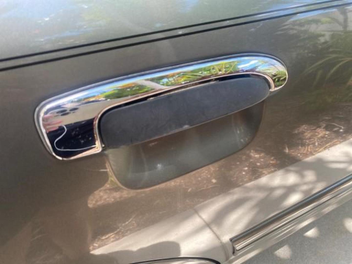 2004 Medium Titanium Metallic /Light Flint Ford Crown Victoria LX Sport LOW MILES 75,511 FL (2FAFP74W24X) with an 4.6L SEFI OHC V8 Engine engine, Automatic transmission, located at 4701 North Dixie Hwy, Pompano Beach, FL, 33064, (954) 422-2889, 26.240938, -80.123474 - OUR WEBPAGE FLORIDACARS1.COM HAS OVER 100 PHOTOS AND FREE CARFAX LINK 2004 FORD CROWN VICTORIA LX DUAL EXHAUST RARE FIND VIN: 2FAFP74W24X150704 2 F A F P 7 4 W 2 4 X 1 5 0 7 0 4 SEDAN 4 DR 4.6L V8 F GASOLINE REAR WHEEL DRIVE Top Features Alloy Wheels Leather Seats Basic Features ABS Brakes AM/FM Ste - Photo#82