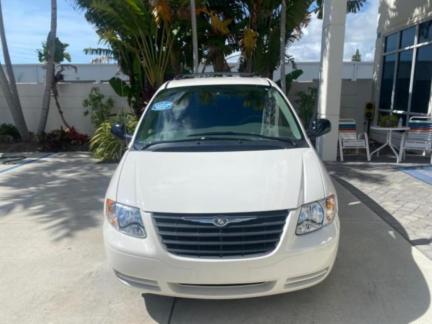 2005 Stone White /Dk Khaki/Lt Graystone Chrysler Town and Country LOW MILES 50,427 (1C4GP45R55B) with an 3.3L OHV SMPI V6 Engine engine, Automatic transmission, located at 4701 North Dixie Hwy, Pompano Beach, FL, 33064, (954) 422-2889, 26.240938, -80.123474 - OUR WEBPAGE FLORIDACARS1.COM HAS OVER 100 PHOTOS AND FREE CARFAX LINK 2005 CHRYSLER TOWN AND COUNTRY VIN: 1C4GP45R55B103614 1 C 4 G P 4 5 R 5 5 B 1 0 3 6 1 4 VAN 3.3L V6 F OHV 24V GASOLINE FRONT WHEEL DRIVE Features Air Conditioning AM/FM Stereo Automatic Transmission CD Audio Cloth Seats Cruise Con - Photo#2