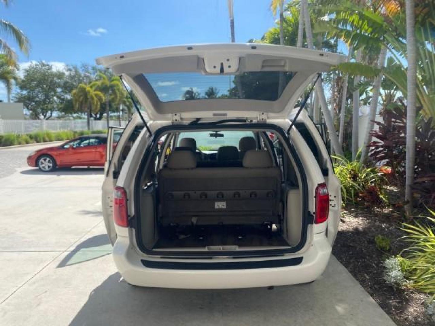 2005 Stone White /Dk Khaki/Lt Graystone Chrysler Town and Country LOW MILES 50,427 (1C4GP45R55B) with an 3.3L OHV SMPI V6 Engine engine, Automatic transmission, located at 4701 North Dixie Hwy, Pompano Beach, FL, 33064, (954) 422-2889, 26.240938, -80.123474 - OUR WEBPAGE FLORIDACARS1.COM HAS OVER 100 PHOTOS AND FREE CARFAX LINK 2005 CHRYSLER TOWN AND COUNTRY VIN: 1C4GP45R55B103614 1 C 4 G P 4 5 R 5 5 B 1 0 3 6 1 4 VAN 3.3L V6 F OHV 24V GASOLINE FRONT WHEEL DRIVE Features Air Conditioning AM/FM Stereo Automatic Transmission CD Audio Cloth Seats Cruise Con - Photo#15