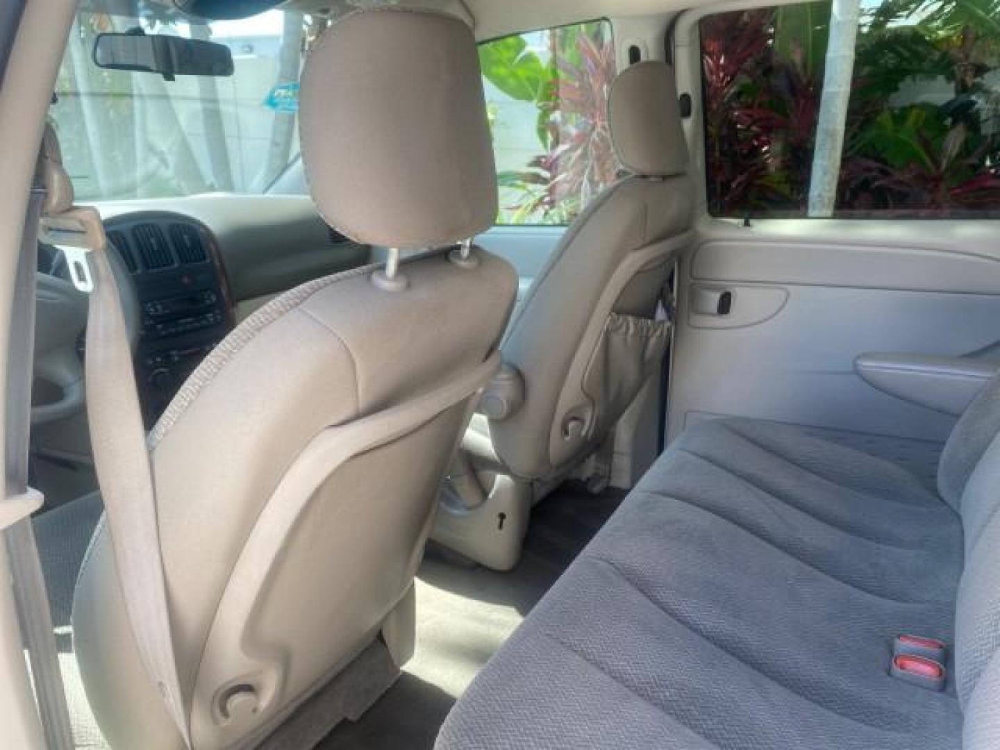 2005 Stone White /Dk Khaki/Lt Graystone Chrysler Town and Country LOW MILES 50,427 (1C4GP45R55B) with an 3.3L OHV SMPI V6 Engine engine, Automatic transmission, located at 4701 North Dixie Hwy, Pompano Beach, FL, 33064, (954) 422-2889, 26.240938, -80.123474 - OUR WEBPAGE FLORIDACARS1.COM HAS OVER 100 PHOTOS AND FREE CARFAX LINK 2005 CHRYSLER TOWN AND COUNTRY VIN: 1C4GP45R55B103614 1 C 4 G P 4 5 R 5 5 B 1 0 3 6 1 4 VAN 3.3L V6 F OHV 24V GASOLINE FRONT WHEEL DRIVE Features Air Conditioning AM/FM Stereo Automatic Transmission CD Audio Cloth Seats Cruise Con - Photo#63