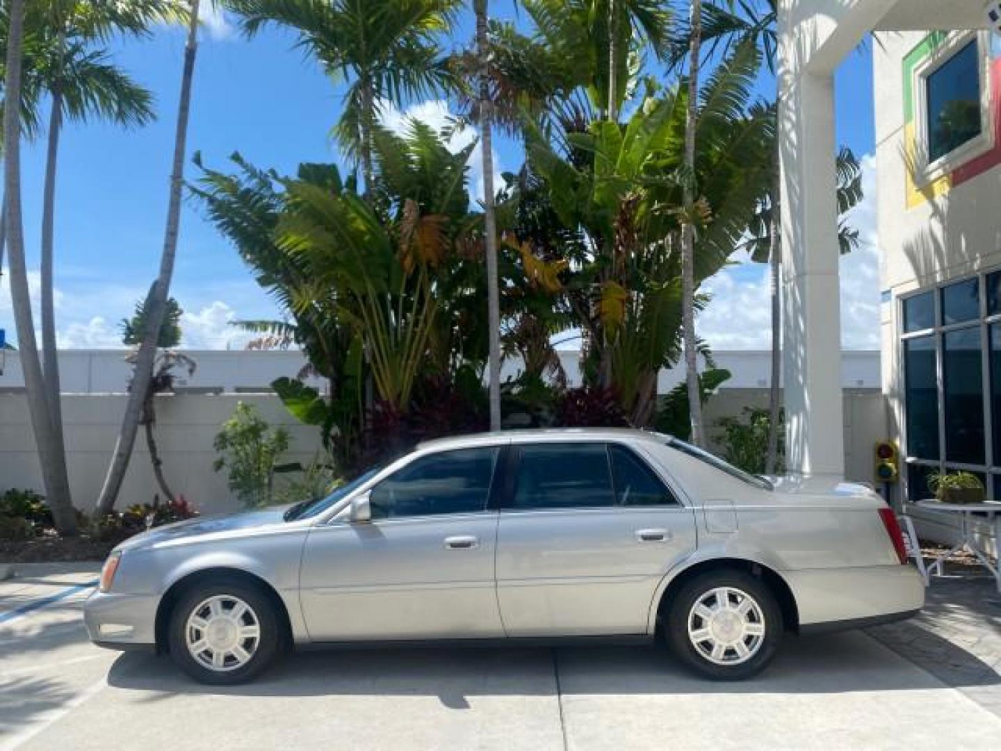 2005 Thunder Gray /Dark Gray Cadillac DeVille LOW MILES 36,800 (1G6KD54Y75U) with an 4.6L DOHC V8 Northstar Engine engine, Automatic transmission, located at 4701 North Dixie Hwy, Pompano Beach, FL, 33064, (954) 422-2889, 26.240938, -80.123474 - OUR WEBPAGE FLORIDACARS1.COM HAS OVER 100 PHOTOS AND FREE CARFAX LINK 2005 CADILLAC DEVILLE $46,045 NEW! VIN: 1G6KD54Y75U125414 1 G 6 K D 5 4 Y 7 5 U 1 2 5 4 1 4 SEDAN 4 DR 4.6L V8 F DOHC GASOLINE FRONT WHEEL DRIVE Top Features Alloy Wheels Leather Seats Basic Features ABS Brakes AM/FM Stereo Air Co - Photo#4