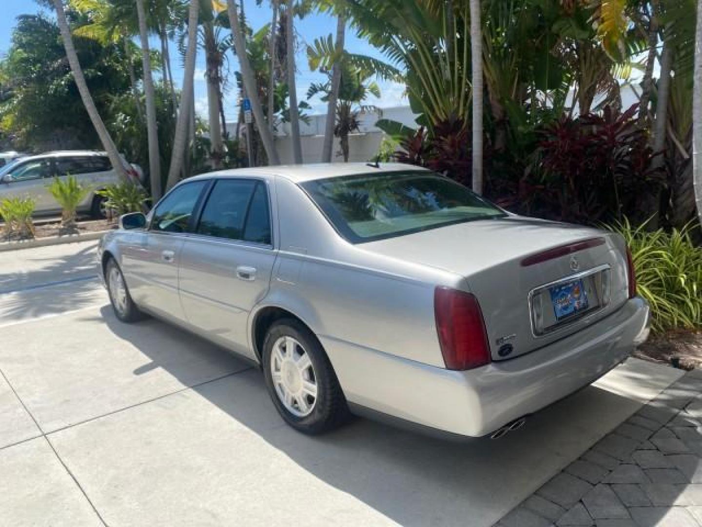 2005 Thunder Gray /Dark Gray Cadillac DeVille LOW MILES 36,800 (1G6KD54Y75U) with an 4.6L DOHC V8 Northstar Engine engine, Automatic transmission, located at 4701 North Dixie Hwy, Pompano Beach, FL, 33064, (954) 422-2889, 26.240938, -80.123474 - OUR WEBPAGE FLORIDACARS1.COM HAS OVER 100 PHOTOS AND FREE CARFAX LINK 2005 CADILLAC DEVILLE $46,045 NEW! VIN: 1G6KD54Y75U125414 1 G 6 K D 5 4 Y 7 5 U 1 2 5 4 1 4 SEDAN 4 DR 4.6L V8 F DOHC GASOLINE FRONT WHEEL DRIVE Top Features Alloy Wheels Leather Seats Basic Features ABS Brakes AM/FM Stereo Air Co - Photo#5