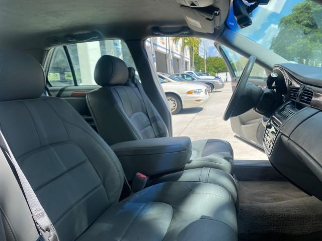 2005 Thunder Gray /Dark Gray Cadillac DeVille LOW MILES 36,800 (1G6KD54Y75U) with an 4.6L DOHC V8 Northstar Engine engine, Automatic transmission, located at 4701 North Dixie Hwy, Pompano Beach, FL, 33064, (954) 422-2889, 26.240938, -80.123474 - OUR WEBPAGE FLORIDACARS1.COM HAS OVER 100 PHOTOS AND FREE CARFAX LINK 2005 CADILLAC DEVILLE $46,045 NEW! VIN: 1G6KD54Y75U125414 1 G 6 K D 5 4 Y 7 5 U 1 2 5 4 1 4 SEDAN 4 DR 4.6L V8 F DOHC GASOLINE FRONT WHEEL DRIVE Top Features Alloy Wheels Leather Seats Basic Features ABS Brakes AM/FM Stereo Air Co - Photo#12