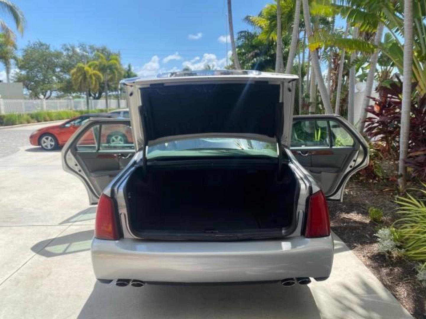 2005 Thunder Gray /Dark Gray Cadillac DeVille LOW MILES 36,800 (1G6KD54Y75U) with an 4.6L DOHC V8 Northstar Engine engine, Automatic transmission, located at 4701 North Dixie Hwy, Pompano Beach, FL, 33064, (954) 422-2889, 26.240938, -80.123474 - OUR WEBPAGE FLORIDACARS1.COM HAS OVER 100 PHOTOS AND FREE CARFAX LINK 2005 CADILLAC DEVILLE $46,045 NEW! VIN: 1G6KD54Y75U125414 1 G 6 K D 5 4 Y 7 5 U 1 2 5 4 1 4 SEDAN 4 DR 4.6L V8 F DOHC GASOLINE FRONT WHEEL DRIVE Top Features Alloy Wheels Leather Seats Basic Features ABS Brakes AM/FM Stereo Air Co - Photo#15