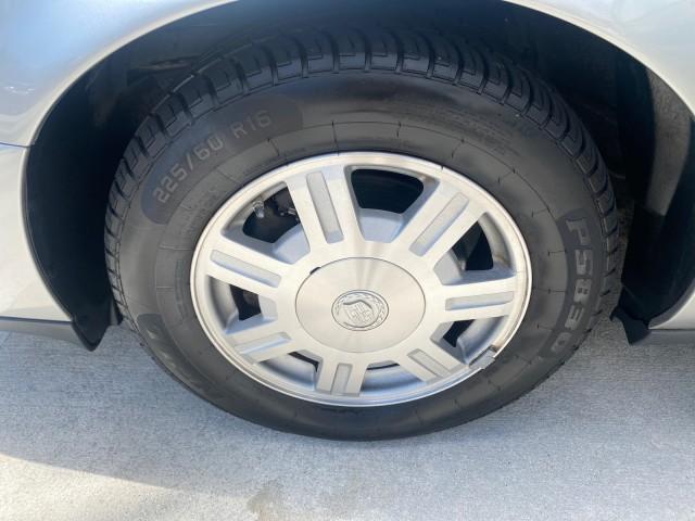 2005 Thunder Gray /Dark Gray Cadillac DeVille LOW MILES 36,800 (1G6KD54Y75U) with an 4.6L DOHC V8 Northstar Engine engine, Automatic transmission, located at 4701 North Dixie Hwy, Pompano Beach, FL, 33064, (954) 422-2889, 26.240938, -80.123474 - OUR WEBPAGE FLORIDACARS1.COM HAS OVER 100 PHOTOS AND FREE CARFAX LINK 2005 CADILLAC DEVILLE $46,045 NEW! VIN: 1G6KD54Y75U125414 1 G 6 K D 5 4 Y 7 5 U 1 2 5 4 1 4 SEDAN 4 DR 4.6L V8 F DOHC GASOLINE FRONT WHEEL DRIVE Top Features Alloy Wheels Leather Seats Basic Features ABS Brakes AM/FM Stereo Air Co - Photo#19