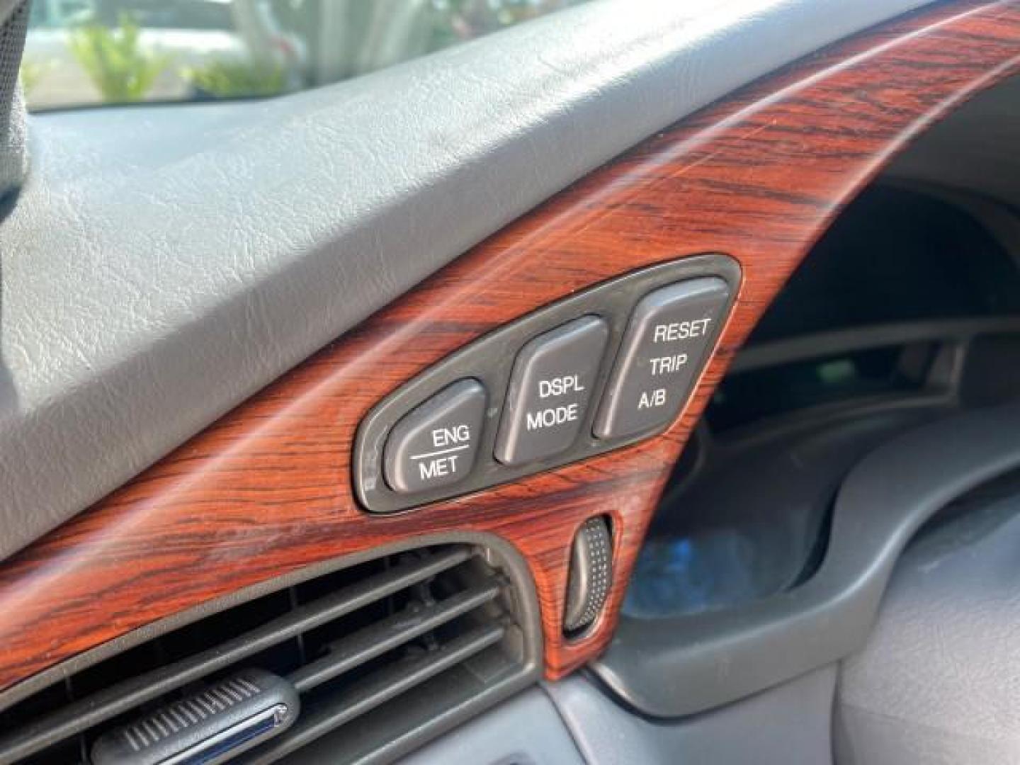 2005 Thunder Gray /Dark Gray Cadillac DeVille LOW MILES 36,800 (1G6KD54Y75U) with an 4.6L DOHC V8 Northstar Engine engine, Automatic transmission, located at 4701 North Dixie Hwy, Pompano Beach, FL, 33064, (954) 422-2889, 26.240938, -80.123474 - OUR WEBPAGE FLORIDACARS1.COM HAS OVER 100 PHOTOS AND FREE CARFAX LINK 2005 CADILLAC DEVILLE $46,045 NEW! VIN: 1G6KD54Y75U125414 1 G 6 K D 5 4 Y 7 5 U 1 2 5 4 1 4 SEDAN 4 DR 4.6L V8 F DOHC GASOLINE FRONT WHEEL DRIVE Top Features Alloy Wheels Leather Seats Basic Features ABS Brakes AM/FM Stereo Air Co - Photo#47