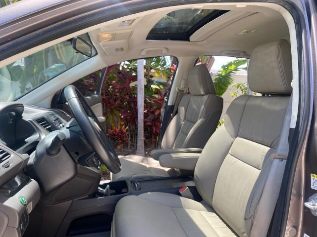 2012 Urban Titanium Metallic /Beige Honda CR-V 1 FL OWNER EX-L LOW MILES 47,572 (5J6RM3H77CL) with an 2.4L DOHC MPFI 16-Valve i-VTEC I4 Engine engine, Automatic transmission, located at 4701 North Dixie Hwy, Pompano Beach, FL, 33064, (954) 422-2889, 26.240938, -80.123474 - OUR WEBPAGE FLORIDACARS1.COM HAS OVER 100 PHOTOS AND FREE CARFAX LINK 2012 HONDA CR-V EX-L VIN: 5J6RM3H77CL033637 5 J 6 R M 3 H 7 7 C L 0 3 3 6 3 7 4 DOOR WAGON/SPORT UTILITY 2.4L I4 F DOHC 16V GASOLINE FRONT WHEEL DRIVE Top Features Alloy Wheels Bluetooth Technology Front Seat Heaters Leather Seats - Photo#10