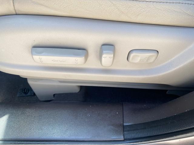 2012 Urban Titanium Metallic /Beige Honda CR-V 1 FL OWNER EX-L LOW MILES 47,572 (5J6RM3H77CL) with an 2.4L DOHC MPFI 16-Valve i-VTEC I4 Engine engine, Automatic transmission, located at 4701 North Dixie Hwy, Pompano Beach, FL, 33064, (954) 422-2889, 26.240938, -80.123474 - OUR WEBPAGE FLORIDACARS1.COM HAS OVER 100 PHOTOS AND FREE CARFAX LINK 2012 HONDA CR-V EX-L VIN: 5J6RM3H77CL033637 5 J 6 R M 3 H 7 7 C L 0 3 3 6 3 7 4 DOOR WAGON/SPORT UTILITY 2.4L I4 F DOHC 16V GASOLINE FRONT WHEEL DRIVE Top Features Alloy Wheels Bluetooth Technology Front Seat Heaters Leather Seats - Photo#32