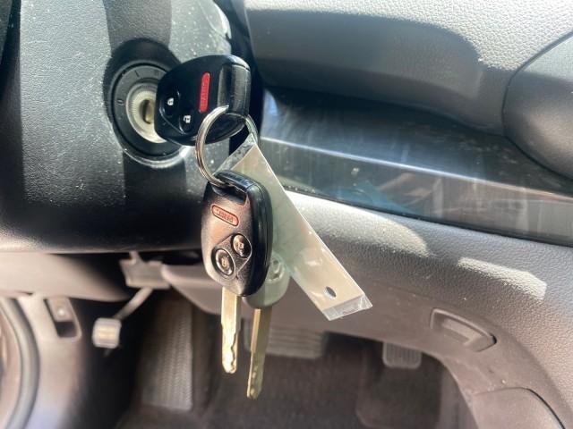 2012 Urban Titanium Metallic /Beige Honda CR-V 1 FL OWNER EX-L LOW MILES 47,572 (5J6RM3H77CL) with an 2.4L DOHC MPFI 16-Valve i-VTEC I4 Engine engine, Automatic transmission, located at 4701 North Dixie Hwy, Pompano Beach, FL, 33064, (954) 422-2889, 26.240938, -80.123474 - OUR WEBPAGE FLORIDACARS1.COM HAS OVER 100 PHOTOS AND FREE CARFAX LINK 2012 HONDA CR-V EX-L VIN: 5J6RM3H77CL033637 5 J 6 R M 3 H 7 7 C L 0 3 3 6 3 7 4 DOOR WAGON/SPORT UTILITY 2.4L I4 F DOHC 16V GASOLINE FRONT WHEEL DRIVE Top Features Alloy Wheels Bluetooth Technology Front Seat Heaters Leather Seats - Photo#47