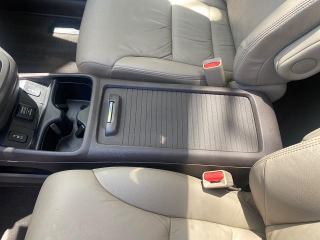 2012 Urban Titanium Metallic /Beige Honda CR-V 1 FL OWNER EX-L LOW MILES 47,572 (5J6RM3H77CL) with an 2.4L DOHC MPFI 16-Valve i-VTEC I4 Engine engine, Automatic transmission, located at 4701 North Dixie Hwy, Pompano Beach, FL, 33064, (954) 422-2889, 26.240938, -80.123474 - OUR WEBPAGE FLORIDACARS1.COM HAS OVER 100 PHOTOS AND FREE CARFAX LINK 2012 HONDA CR-V EX-L VIN: 5J6RM3H77CL033637 5 J 6 R M 3 H 7 7 C L 0 3 3 6 3 7 4 DOOR WAGON/SPORT UTILITY 2.4L I4 F DOHC 16V GASOLINE FRONT WHEEL DRIVE Top Features Alloy Wheels Bluetooth Technology Front Seat Heaters Leather Seats - Photo#52