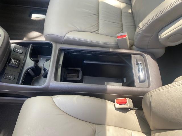 2012 Urban Titanium Metallic /Beige Honda CR-V 1 FL OWNER EX-L LOW MILES 47,572 (5J6RM3H77CL) with an 2.4L DOHC MPFI 16-Valve i-VTEC I4 Engine engine, Automatic transmission, located at 4701 North Dixie Hwy, Pompano Beach, FL, 33064, (954) 422-2889, 26.240938, -80.123474 - OUR WEBPAGE FLORIDACARS1.COM HAS OVER 100 PHOTOS AND FREE CARFAX LINK 2012 HONDA CR-V EX-L VIN: 5J6RM3H77CL033637 5 J 6 R M 3 H 7 7 C L 0 3 3 6 3 7 4 DOOR WAGON/SPORT UTILITY 2.4L I4 F DOHC 16V GASOLINE FRONT WHEEL DRIVE Top Features Alloy Wheels Bluetooth Technology Front Seat Heaters Leather Seats - Photo#55