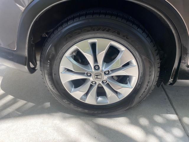 2012 Urban Titanium Metallic /Beige Honda CR-V 1 FL OWNER EX-L LOW MILES 47,572 (5J6RM3H77CL) with an 2.4L DOHC MPFI 16-Valve i-VTEC I4 Engine engine, Automatic transmission, located at 4701 North Dixie Hwy, Pompano Beach, FL, 33064, (954) 422-2889, 26.240938, -80.123474 - OUR WEBPAGE FLORIDACARS1.COM HAS OVER 100 PHOTOS AND FREE CARFAX LINK 2012 HONDA CR-V EX-L VIN: 5J6RM3H77CL033637 5 J 6 R M 3 H 7 7 C L 0 3 3 6 3 7 4 DOOR WAGON/SPORT UTILITY 2.4L I4 F DOHC 16V GASOLINE FRONT WHEEL DRIVE Top Features Alloy Wheels Bluetooth Technology Front Seat Heaters Leather Seats - Photo#89