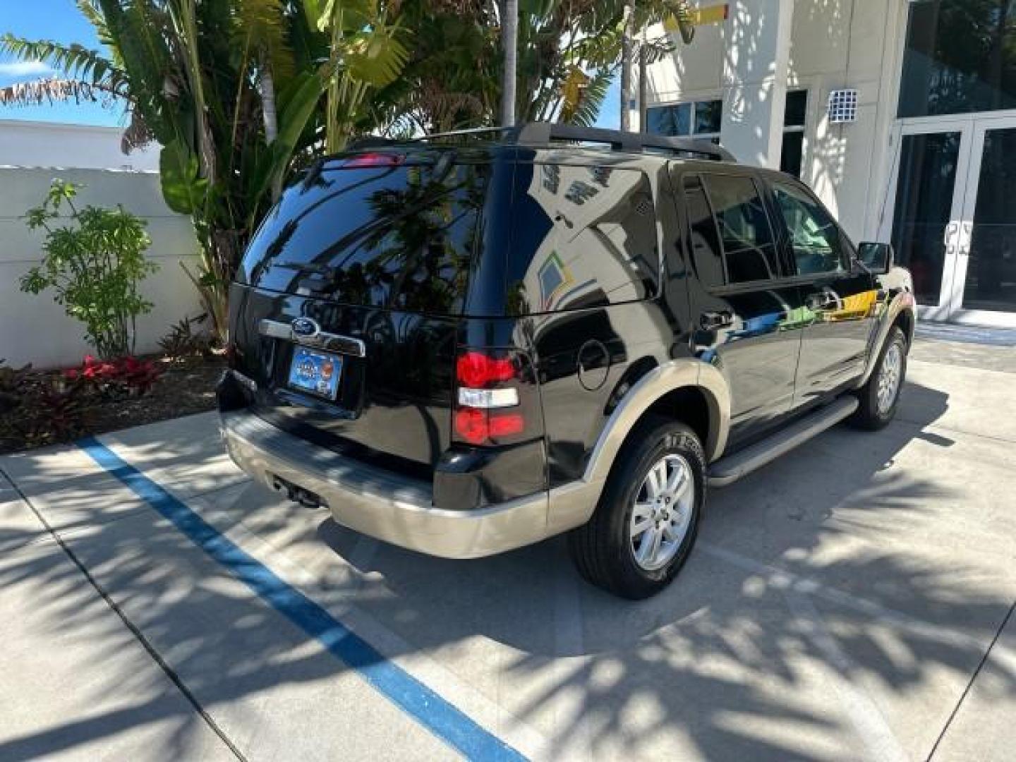 2010 Black /Camel Ford Explorer Eddie Bauer LOW MILES 66,415 1 OWNER (1FMEU6EE2AU) with an 4.0L SOHC 12-Valve V6 Engine engine, Automatic transmission, located at 4701 North Dixie Hwy, Pompano Beach, FL, 33064, (954) 422-2889, 26.240938, -80.123474 - OUR WEBPAGE FLORIDACARS1.COM HAS OVER 100 PHOTOS AND FREE CARFAX LINK 2010 FORD EXPLORER EDDIE BAUER VIN: 1FMEU6EE2AUA92171 1 F M E U 6 E E 2 A U A 9 2 1 7 1 4 DOOR WAGON/SPORT UTILITY 4.0L V6 F SOHC 12V GASOLINE REAR WHEEL DRIVE Features ABS Brakes Air Conditioning Alloy Wheels AM/FM Stereo Automat - Photo#7