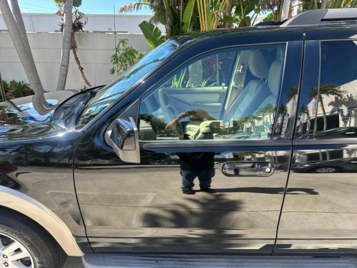 2010 Black /Camel Ford Explorer Eddie Bauer LOW MILES 66,415 1 OWNER (1FMEU6EE2AU) with an 4.0L SOHC 12-Valve V6 Engine engine, Automatic transmission, located at 4701 North Dixie Hwy, Pompano Beach, FL, 33064, (954) 422-2889, 26.240938, -80.123474 - OUR WEBPAGE FLORIDACARS1.COM HAS OVER 100 PHOTOS AND FREE CARFAX LINK 2010 FORD EXPLORER EDDIE BAUER VIN: 1FMEU6EE2AUA92171 1 F M E U 6 E E 2 A U A 9 2 1 7 1 4 DOOR WAGON/SPORT UTILITY 4.0L V6 F SOHC 12V GASOLINE REAR WHEEL DRIVE Features ABS Brakes Air Conditioning Alloy Wheels AM/FM Stereo Automat - Photo#32